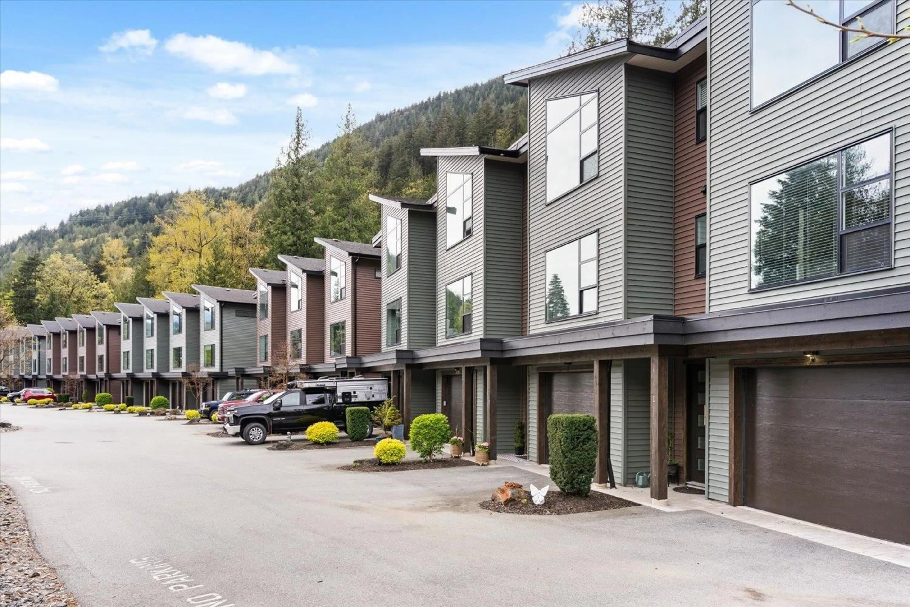 Unknown for 2 - 520 HOT SPRINGS ROAD, Harrison Hot Springs British Columbia V0M1K0