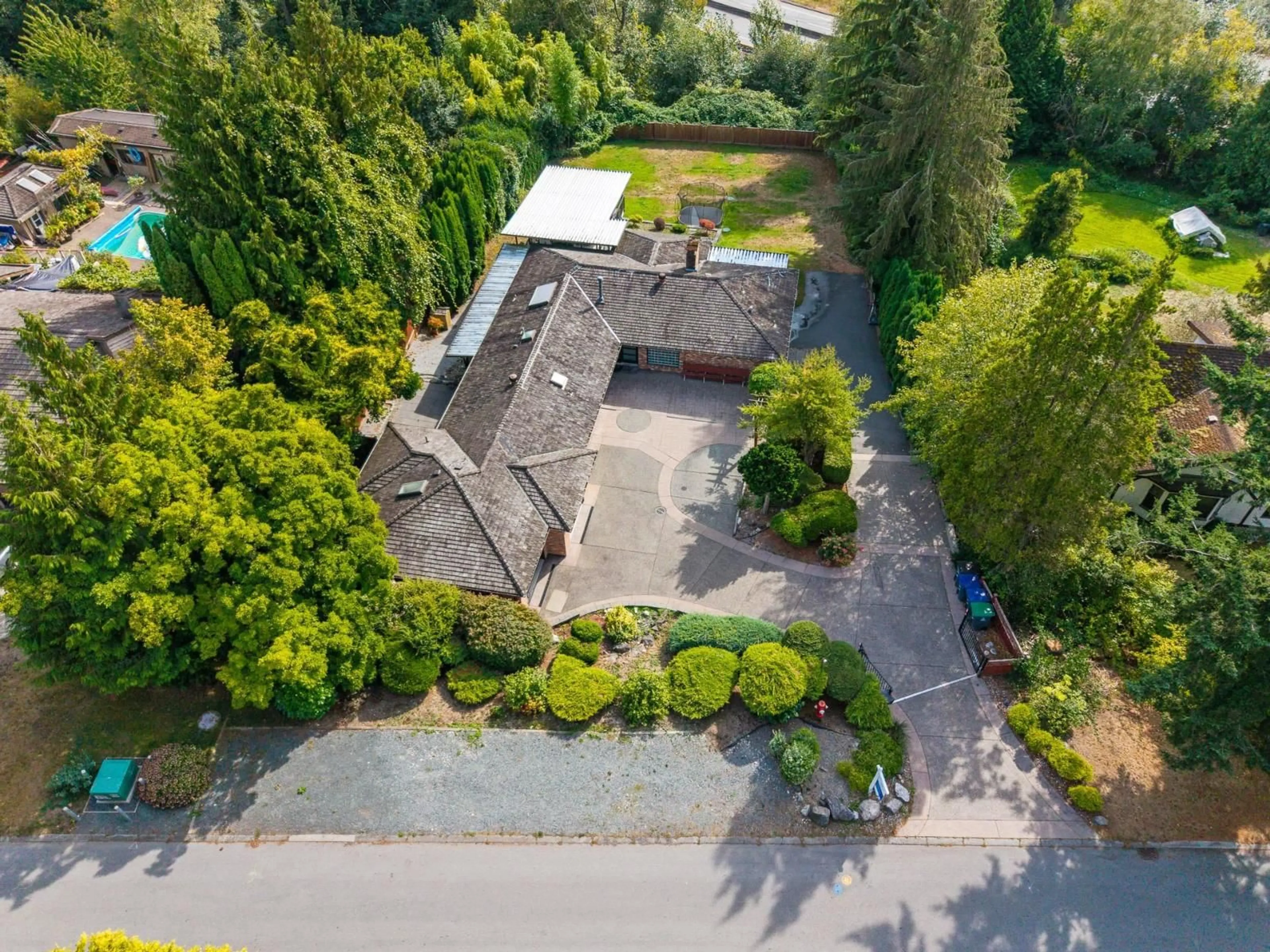 A pic from outside/outdoor area/front of a property/back of a property/a pic from drone, street for 14534 LOMBARD PLACE, Surrey British Columbia V3X1B5
