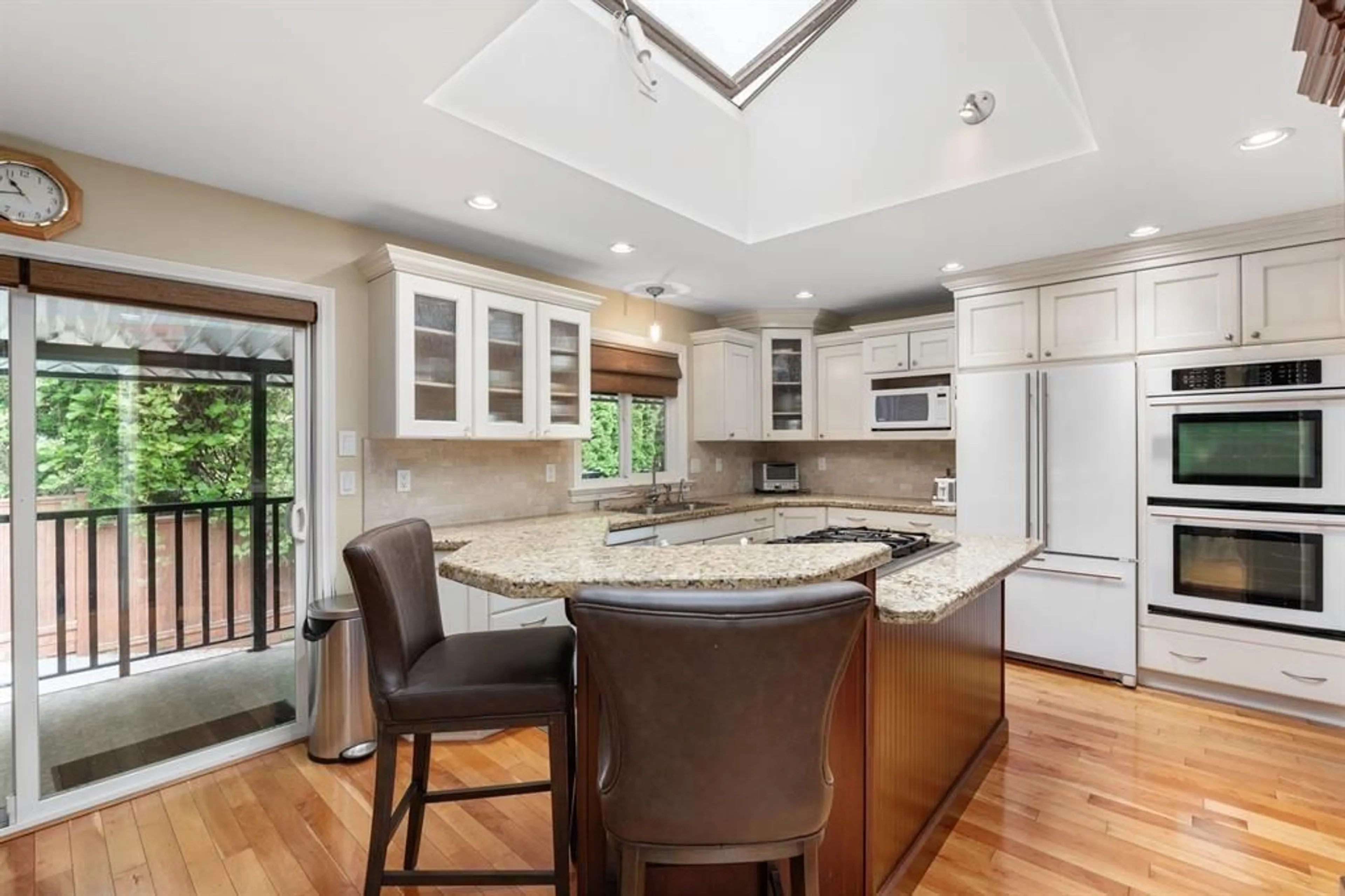 Open concept kitchen, ceramic/tile floor for 14534 LOMBARD PLACE, Surrey British Columbia V3X1B5