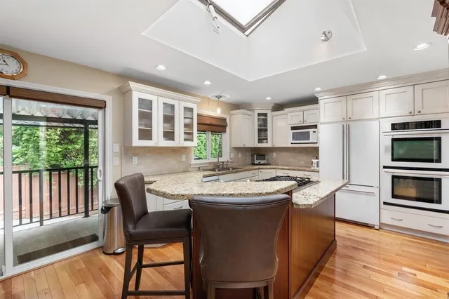 14534 LOMBARD PLACE, Surrey 5