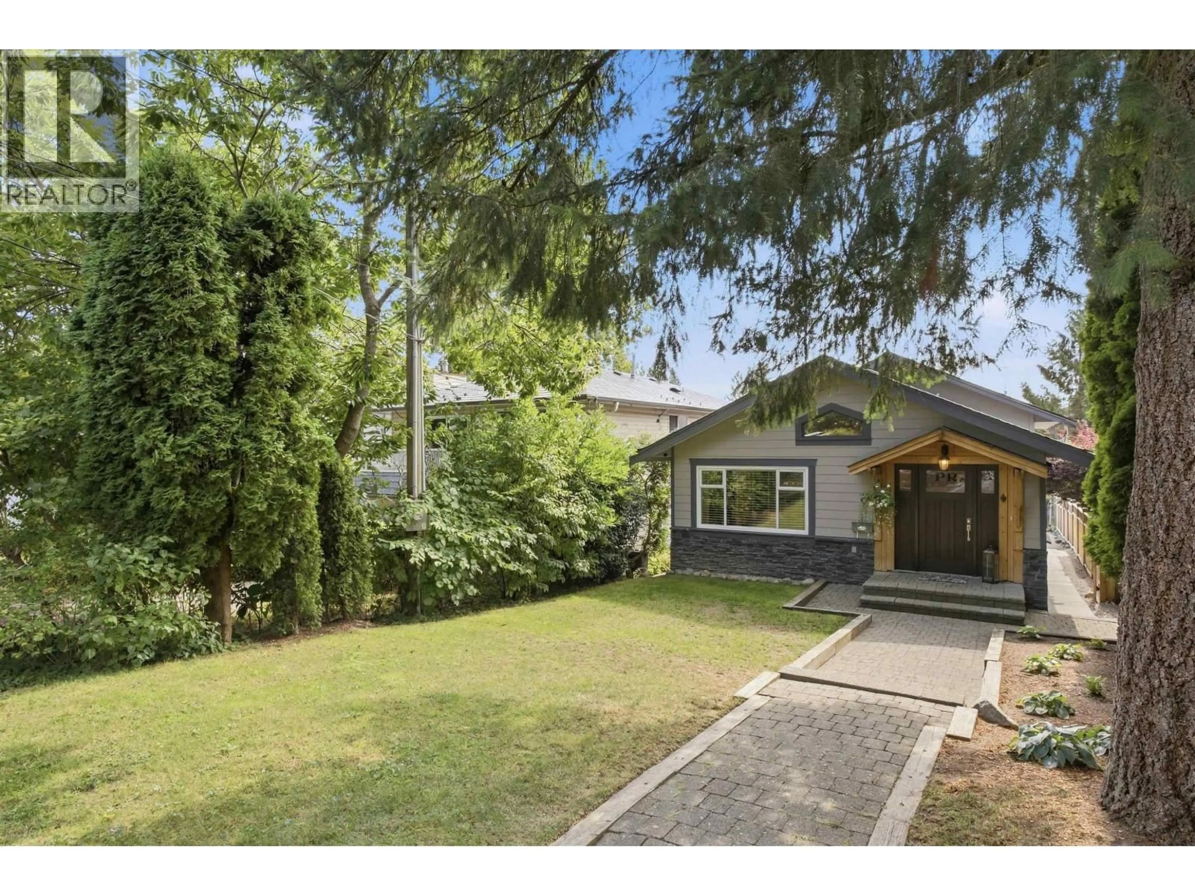 A pic from outside/outdoor area/front of a property/back of a property/a pic from drone, street for 1153 WELLINGTON DRIVE, North Vancouver British Columbia V7K1L3