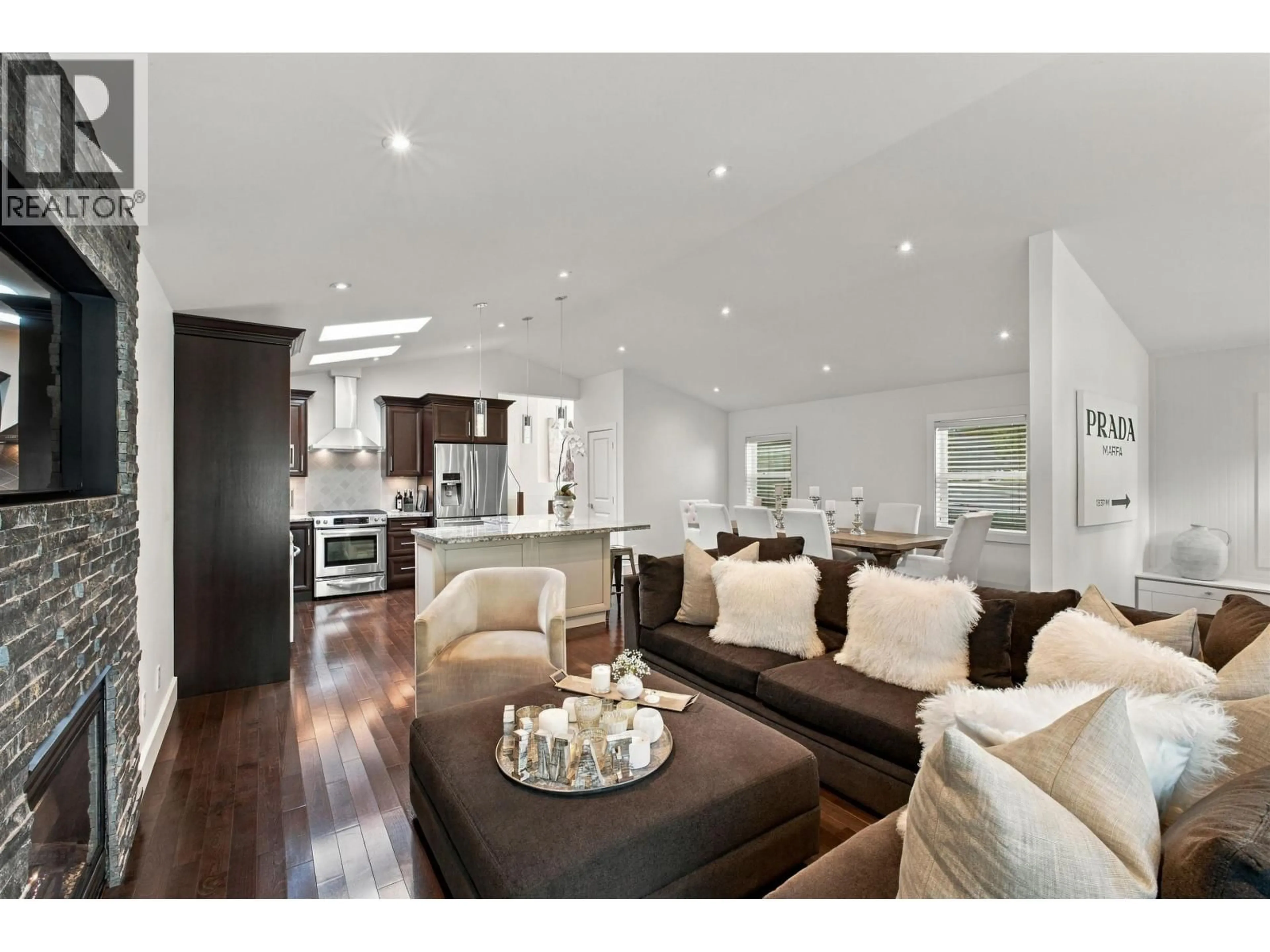 Living room with furniture, wood/laminate floor for 1153 WELLINGTON DRIVE, North Vancouver British Columbia V7K1L3