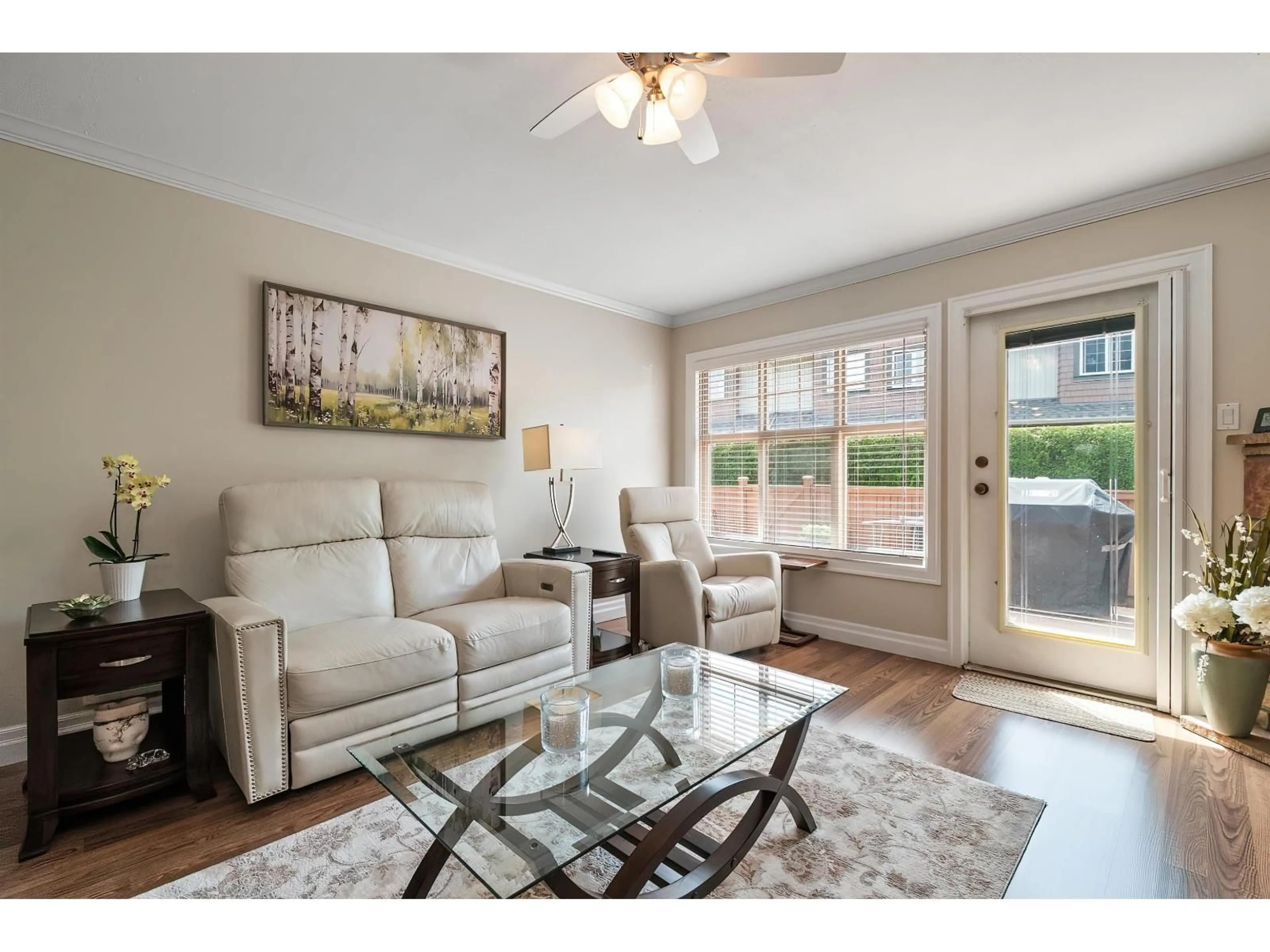 Living room with furniture, wood/laminate floor for 70 - 6887 SHEFFIELD WAY, Chilliwack British Columbia V2R5V5