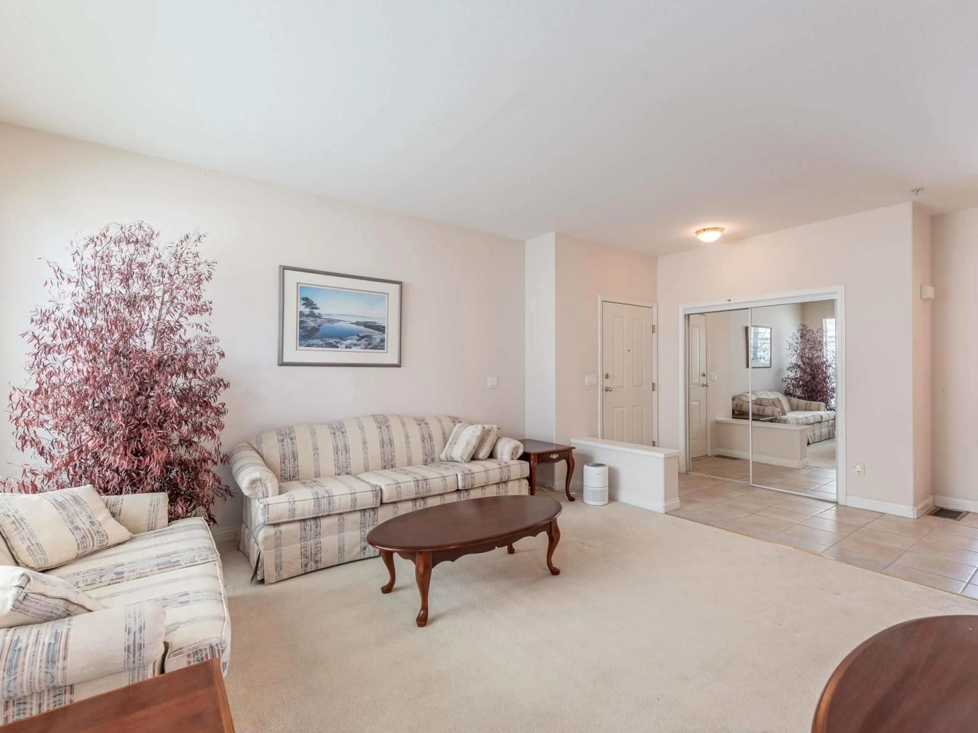 Living room with furniture, unknown for 1155 VIDAL STREET, White Rock British Columbia V4B3T4