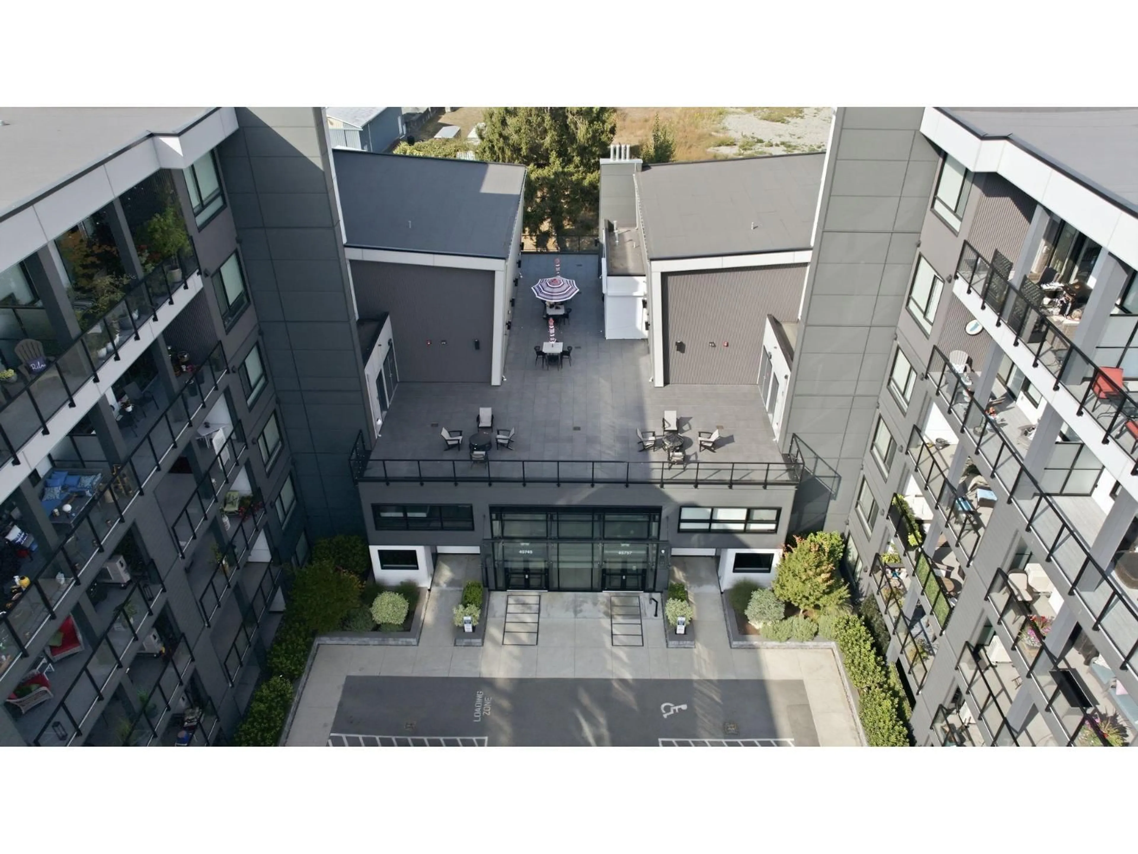 A pic from outside/outdoor area/front of a property/back of a property/a pic from drone, city buildings view from balcony for 106 - 45745 WATSON ROAD, Chilliwack British Columbia V2R6K3