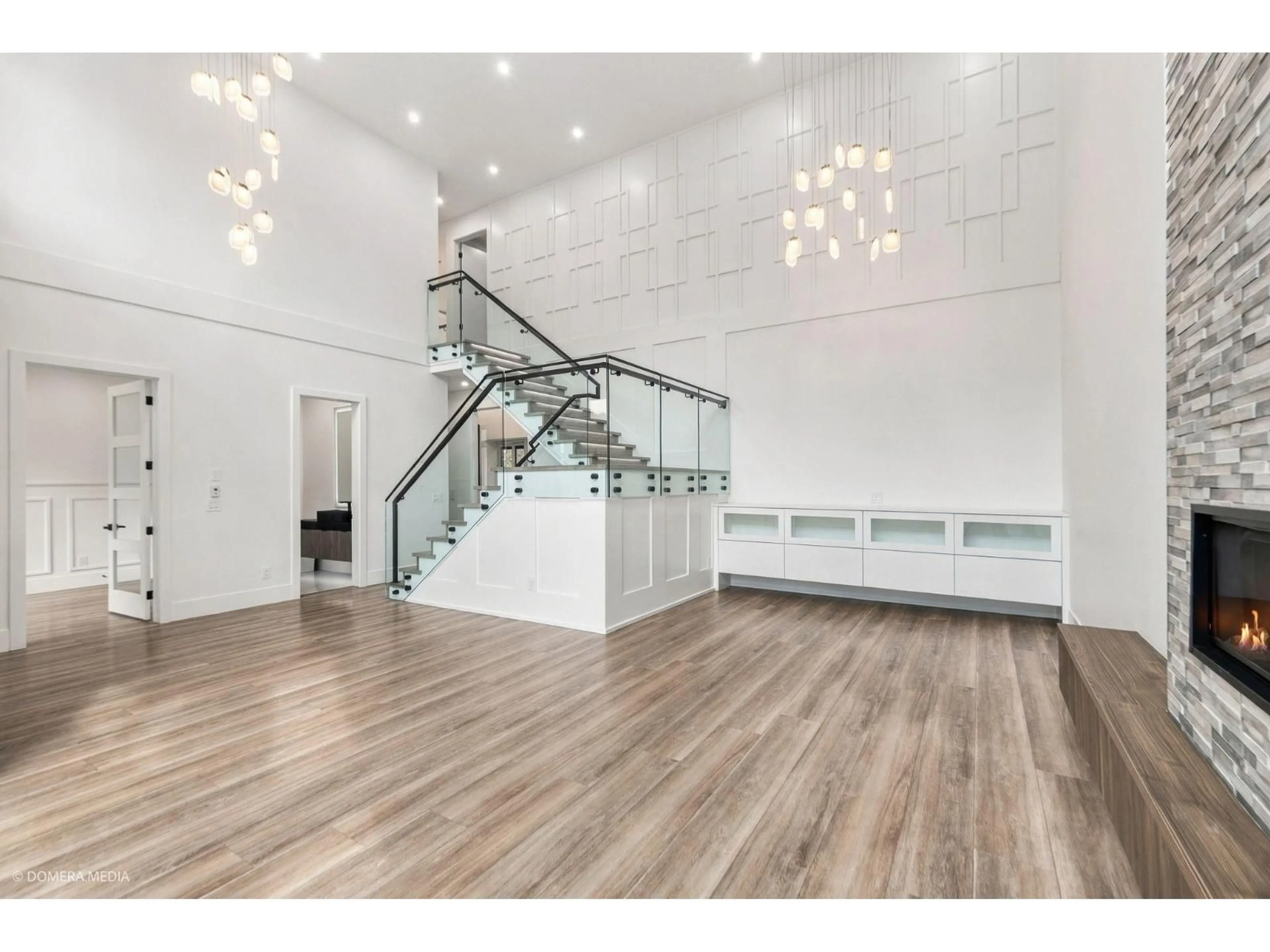 Indoor foyer for 2866 EVERGREEN STREET, Abbotsford British Columbia V2T2S1