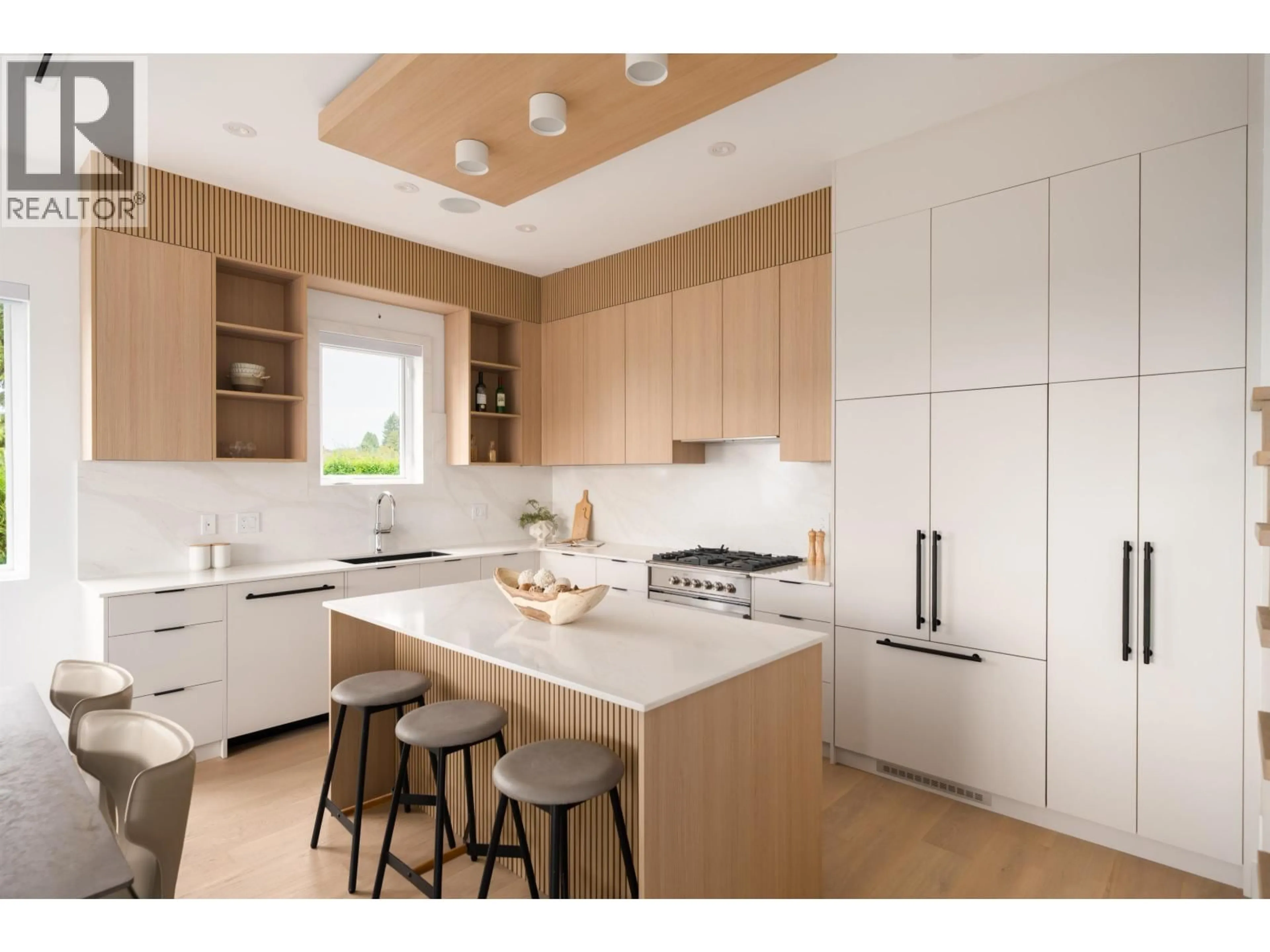 Contemporary kitchen, unknown for 1 - 6503 WINCH STREET, Burnaby British Columbia V5B2L5