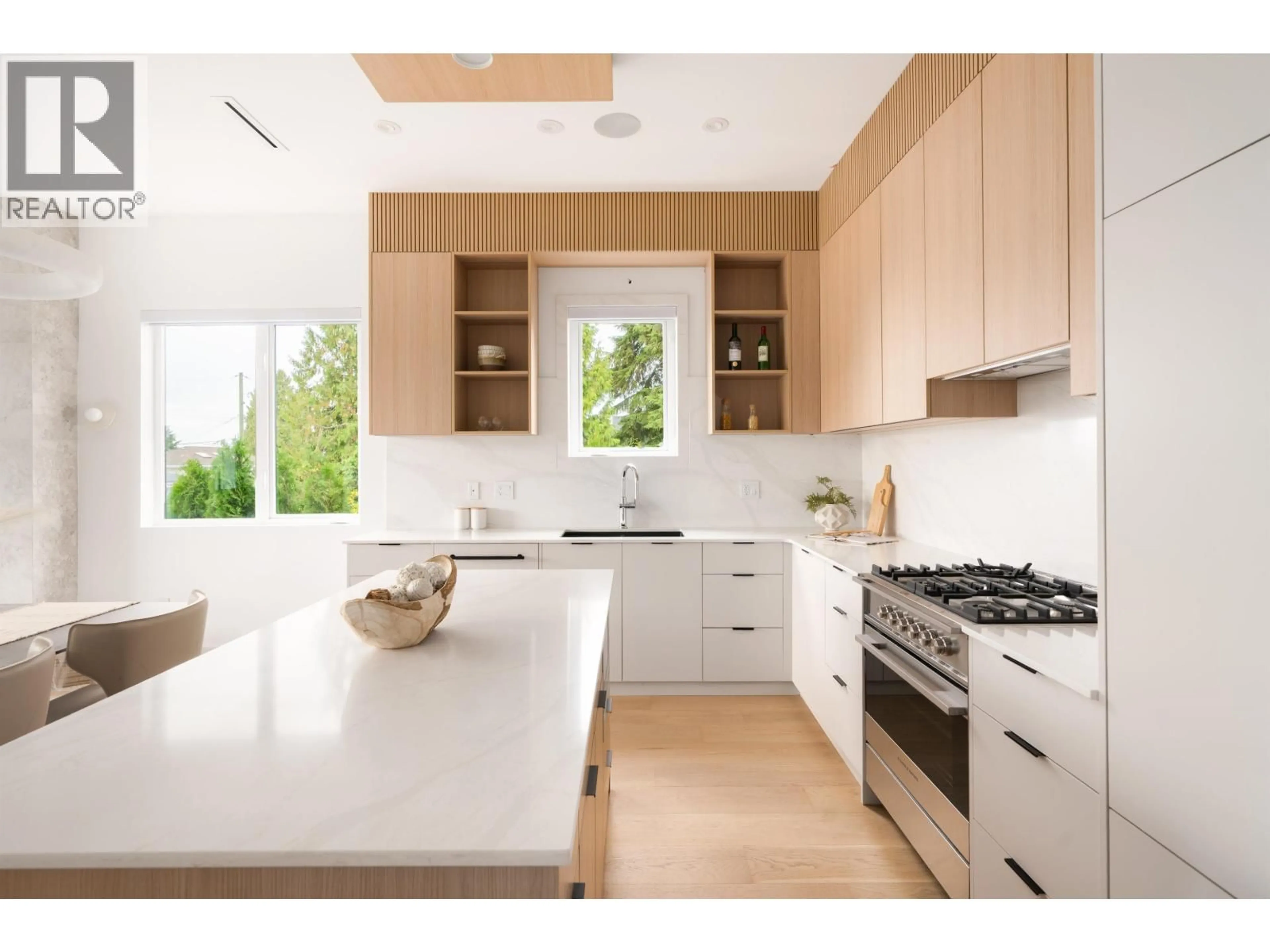 Contemporary kitchen, unknown for 1 - 6503 WINCH STREET, Burnaby British Columbia V5B2L5