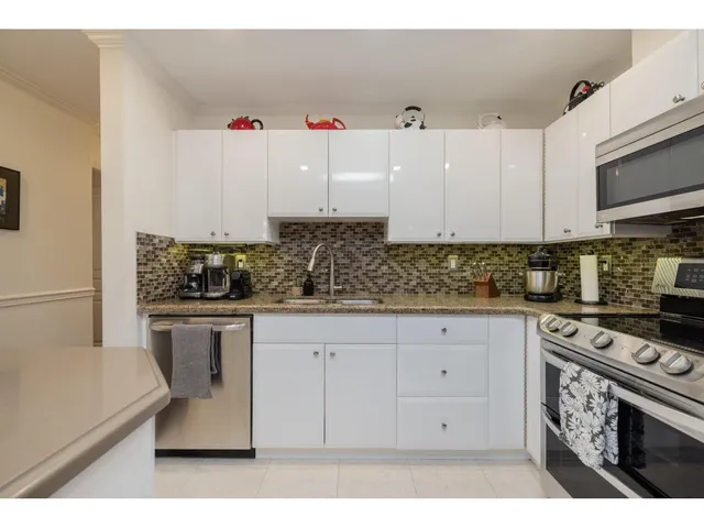 104 - 1952 152A STREET, Surrey 4
