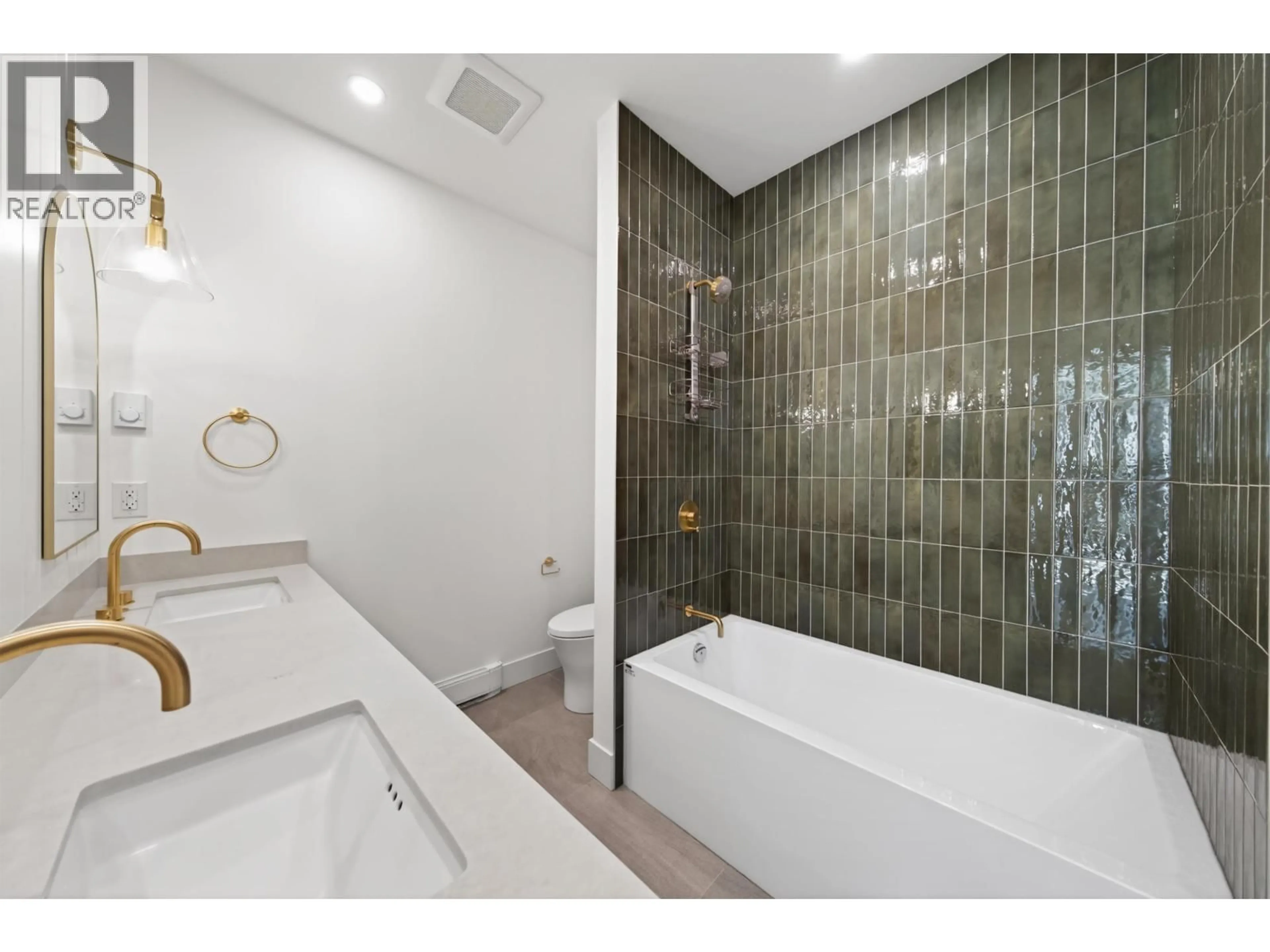 Contemporary bathroom, ceramic/tile floor for 428 - 9399 TOMICKI AVENUE, Richmond British Columbia V6X0H6
