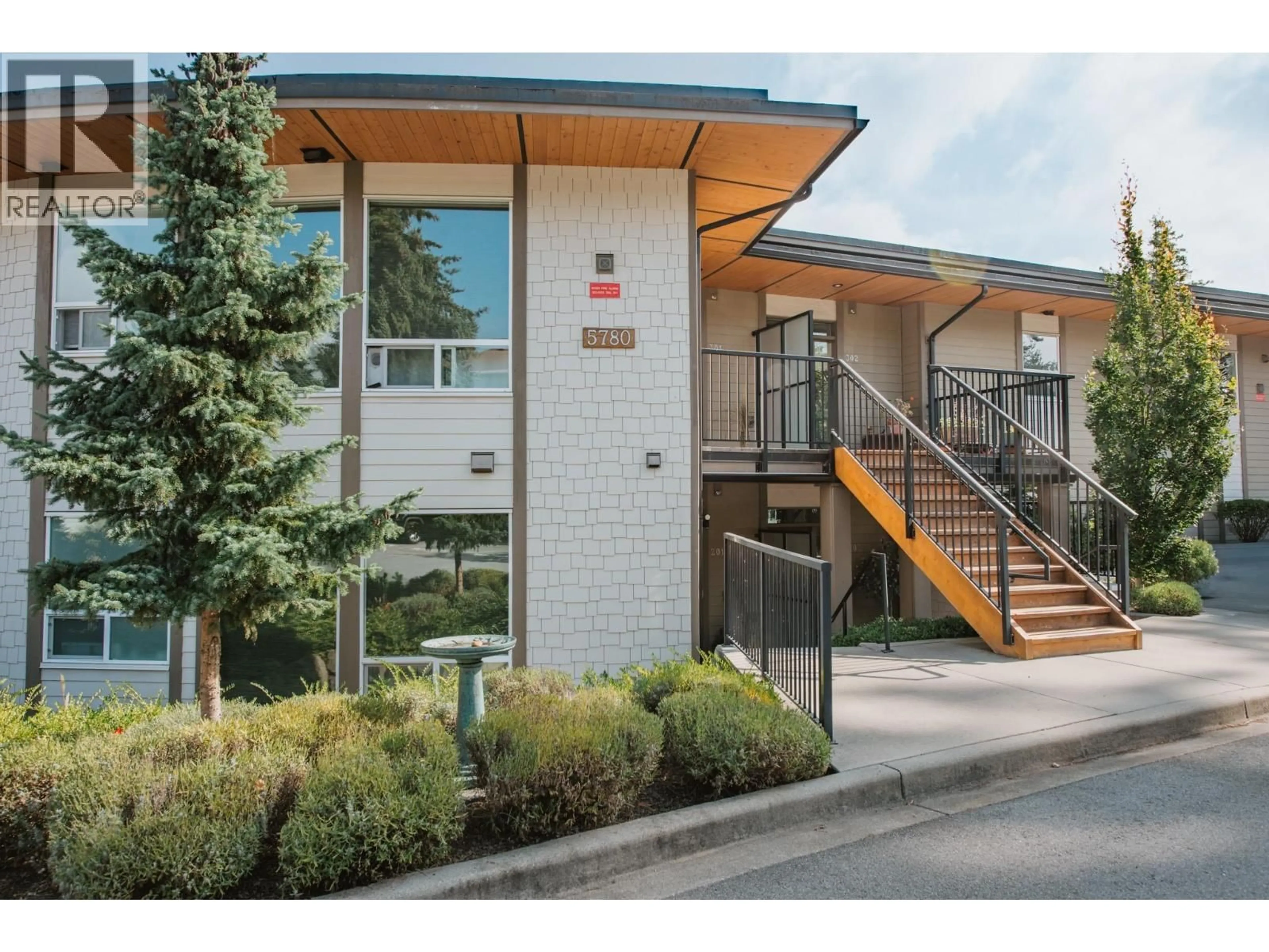 Unknown for 302 - 5780 MARINE WAY, Sechelt British Columbia V7Z0L8