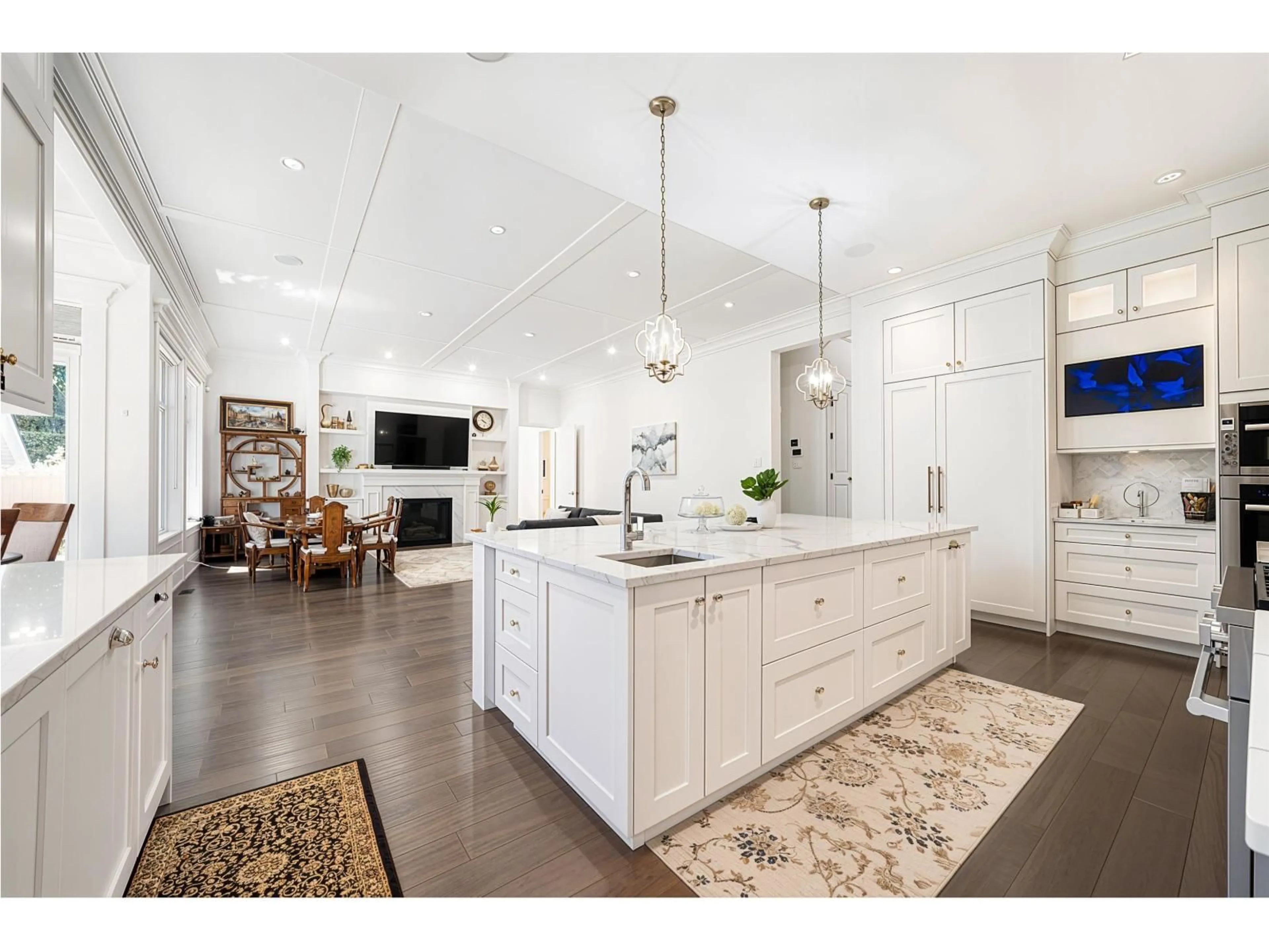 Open concept kitchen, unknown for 13062 15A AVENUE, Surrey British Columbia V4A1M3