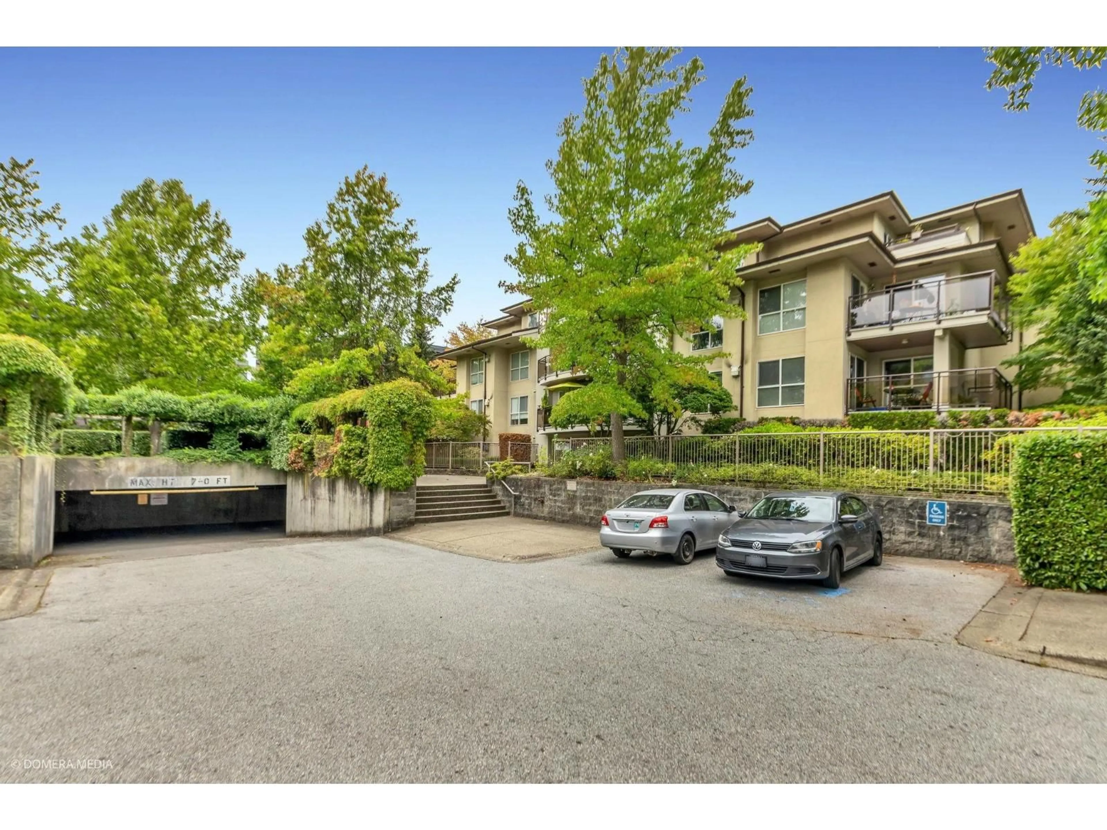 A pic from outside/outdoor area/front of a property/back of a property/a pic from drone, street for 109 - 7505 138 STREET, Surrey British Columbia V3W0W6