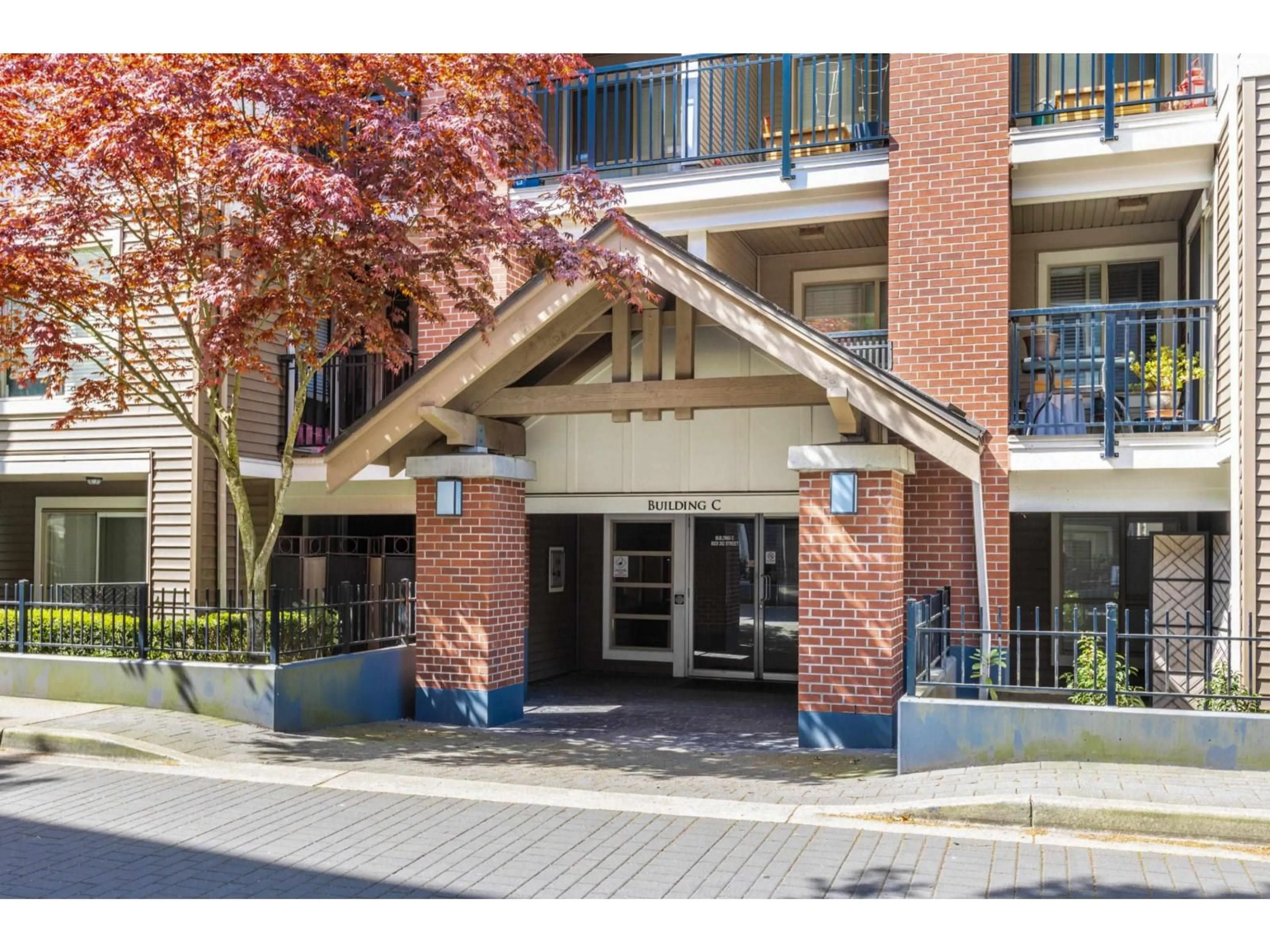 Indoor foyer for C415 - 8929 202 STREET, Langley British Columbia V1M0B4