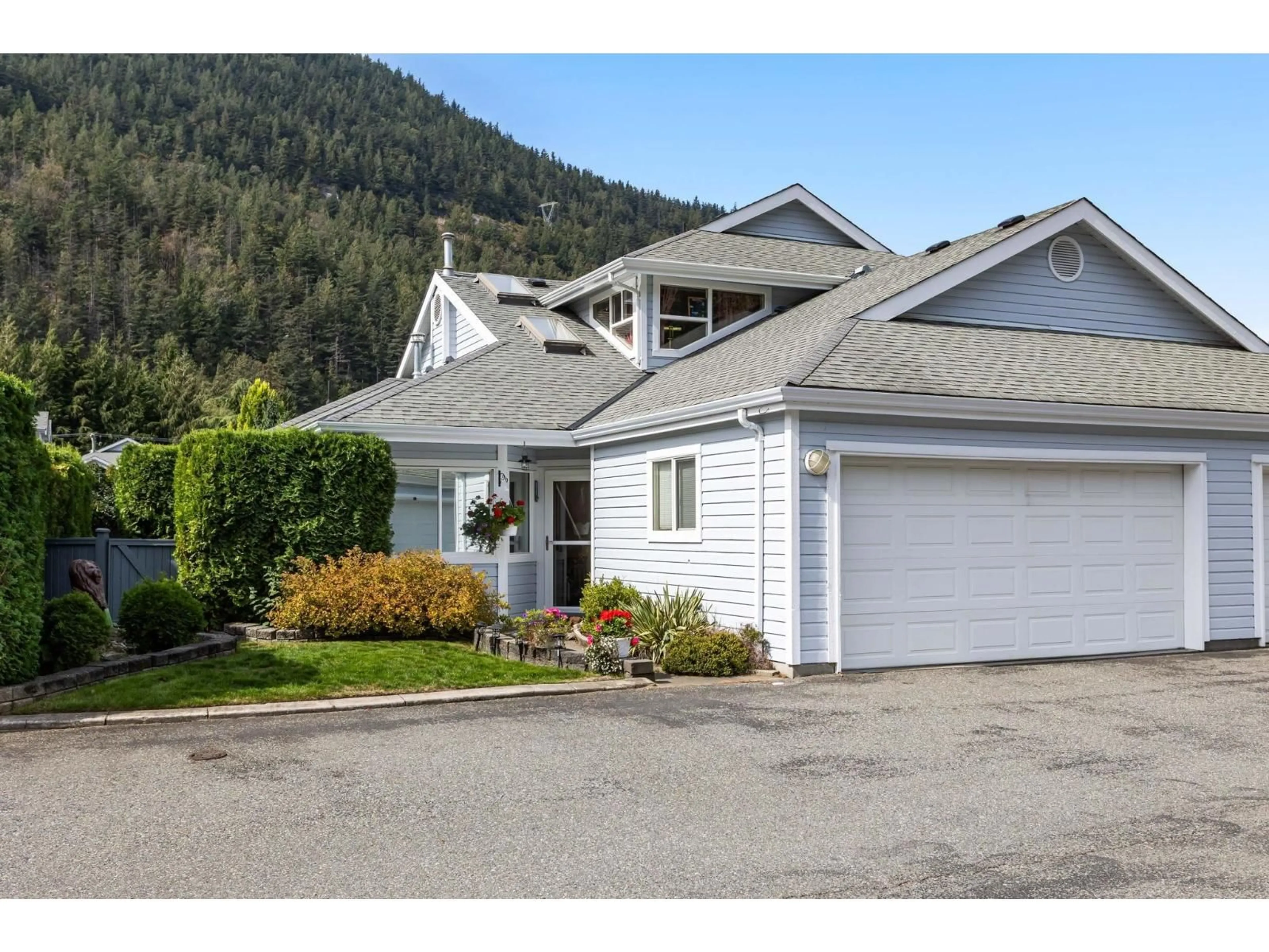 Home with vinyl exterior material, mountain view for 40 - 730 MCCOMBS DRIVE, Harrison Hot Springs British Columbia V0M1K0