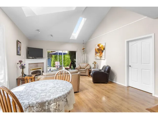 40 - 730 MCCOMBS DRIVE, Harrison Hot Springs 3