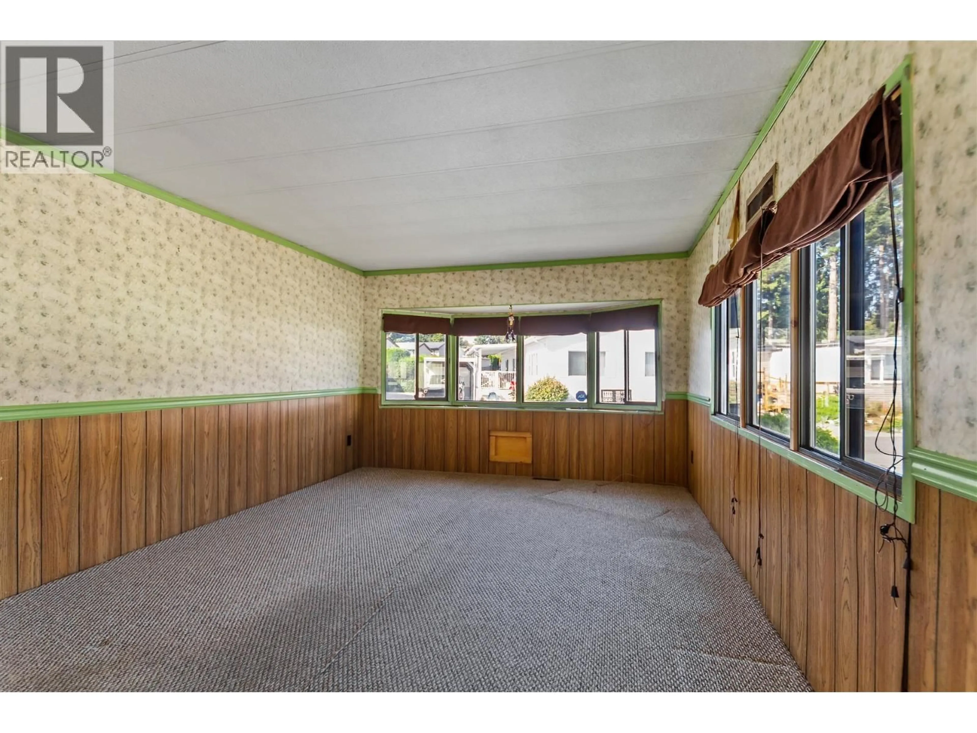 Indoor foyer for 18 - 11876 POPLAR DRIVE, Pitt Meadows British Columbia V3Y1Z3