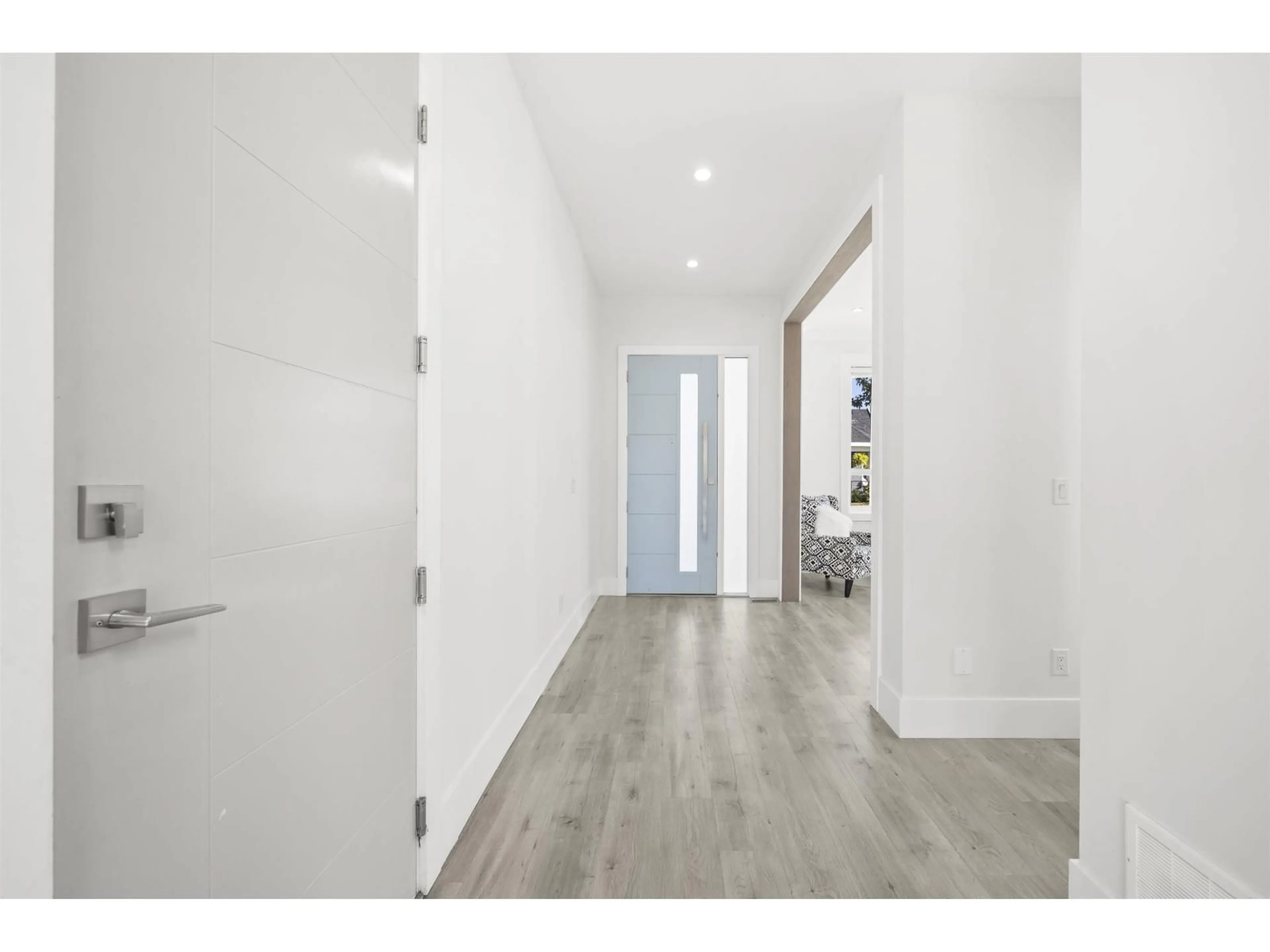 Indoor entryway for 21070 76A AVENUE, Langley British Columbia V2Y0L1
