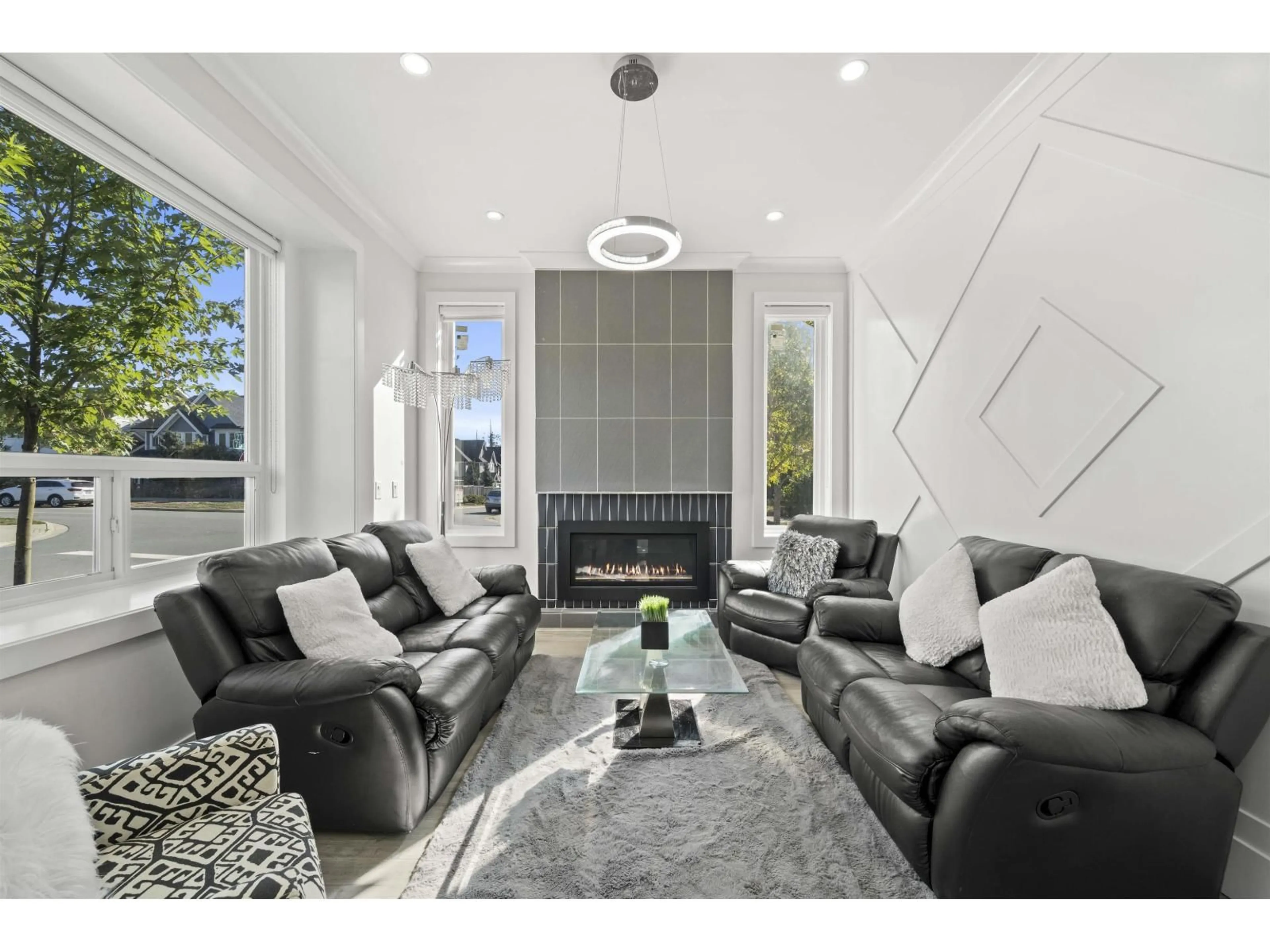 Living room with furniture, unknown for 21070 76A AVENUE, Langley British Columbia V2Y0L1