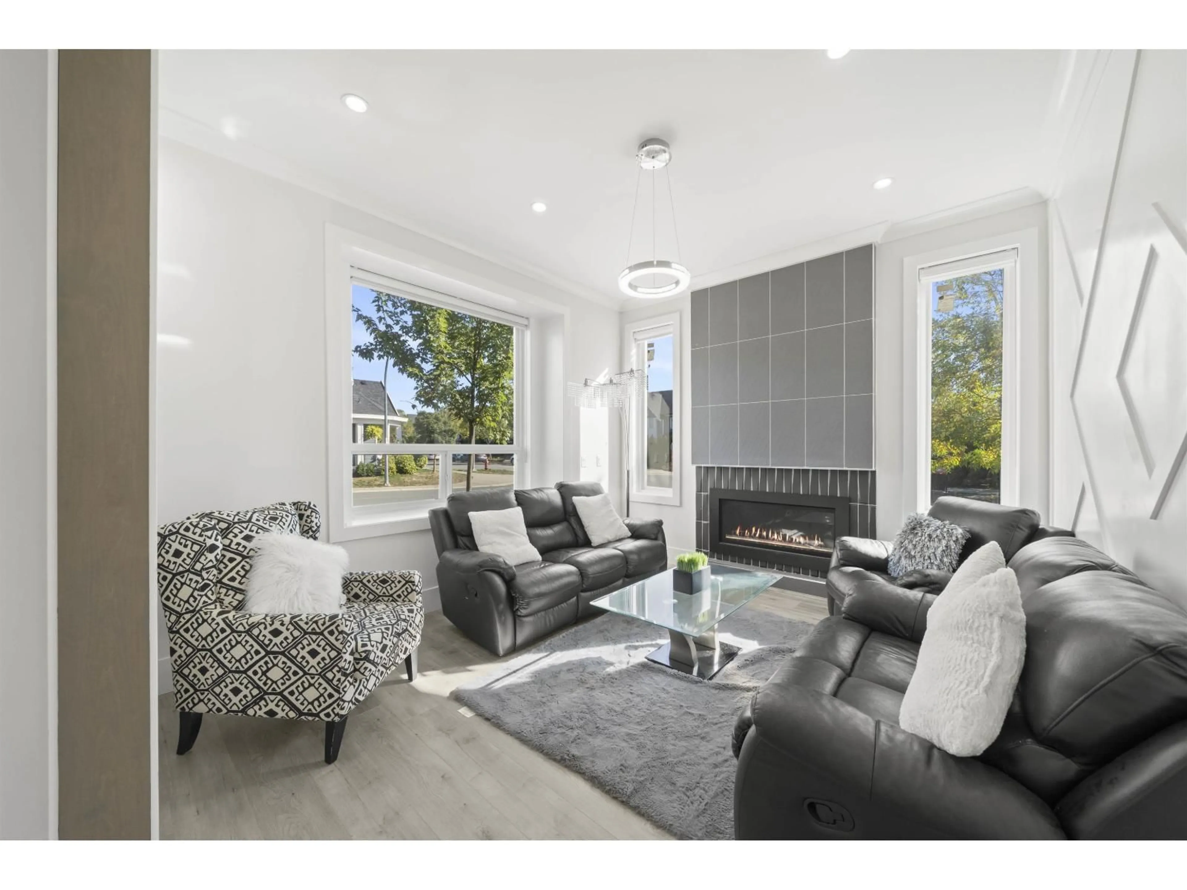 Living room with furniture, unknown for 21070 76A AVENUE, Langley British Columbia V2Y0L1