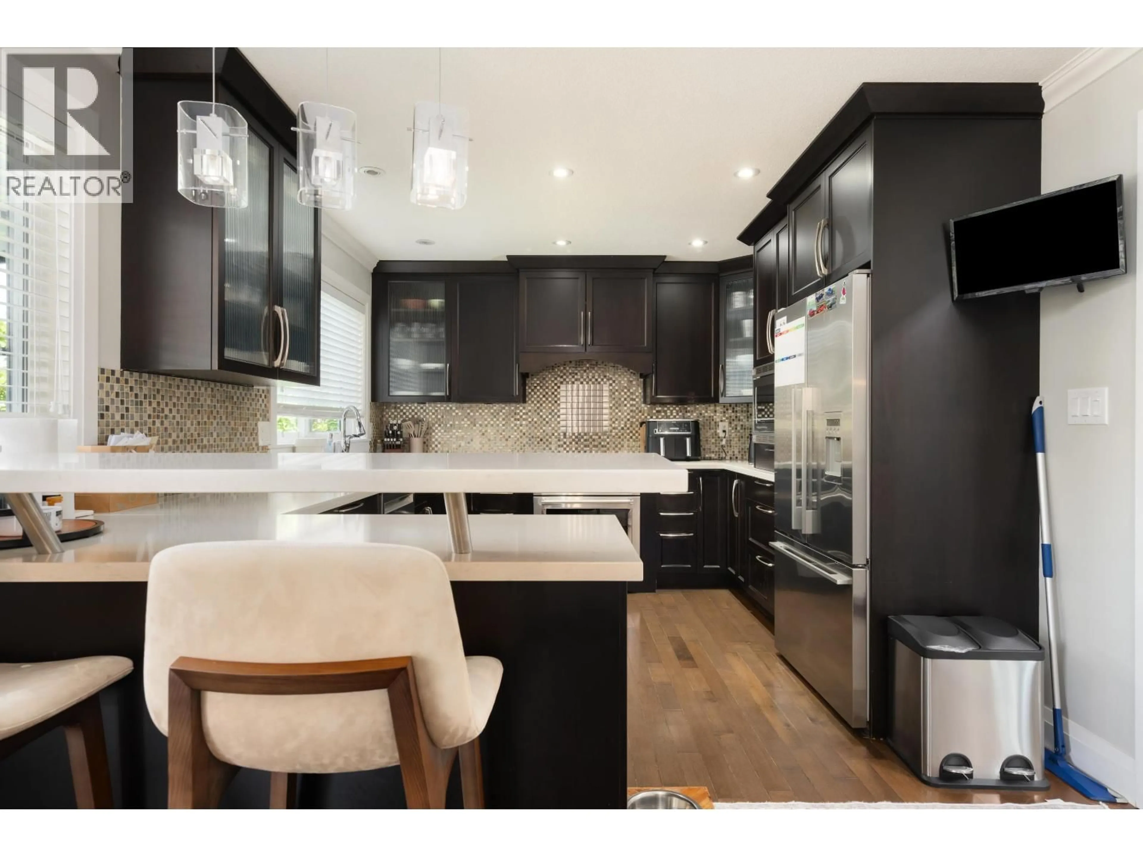 Contemporary kitchen, unknown for 1253 BEACH GROVE ROAD, Delta British Columbia V4L1N5