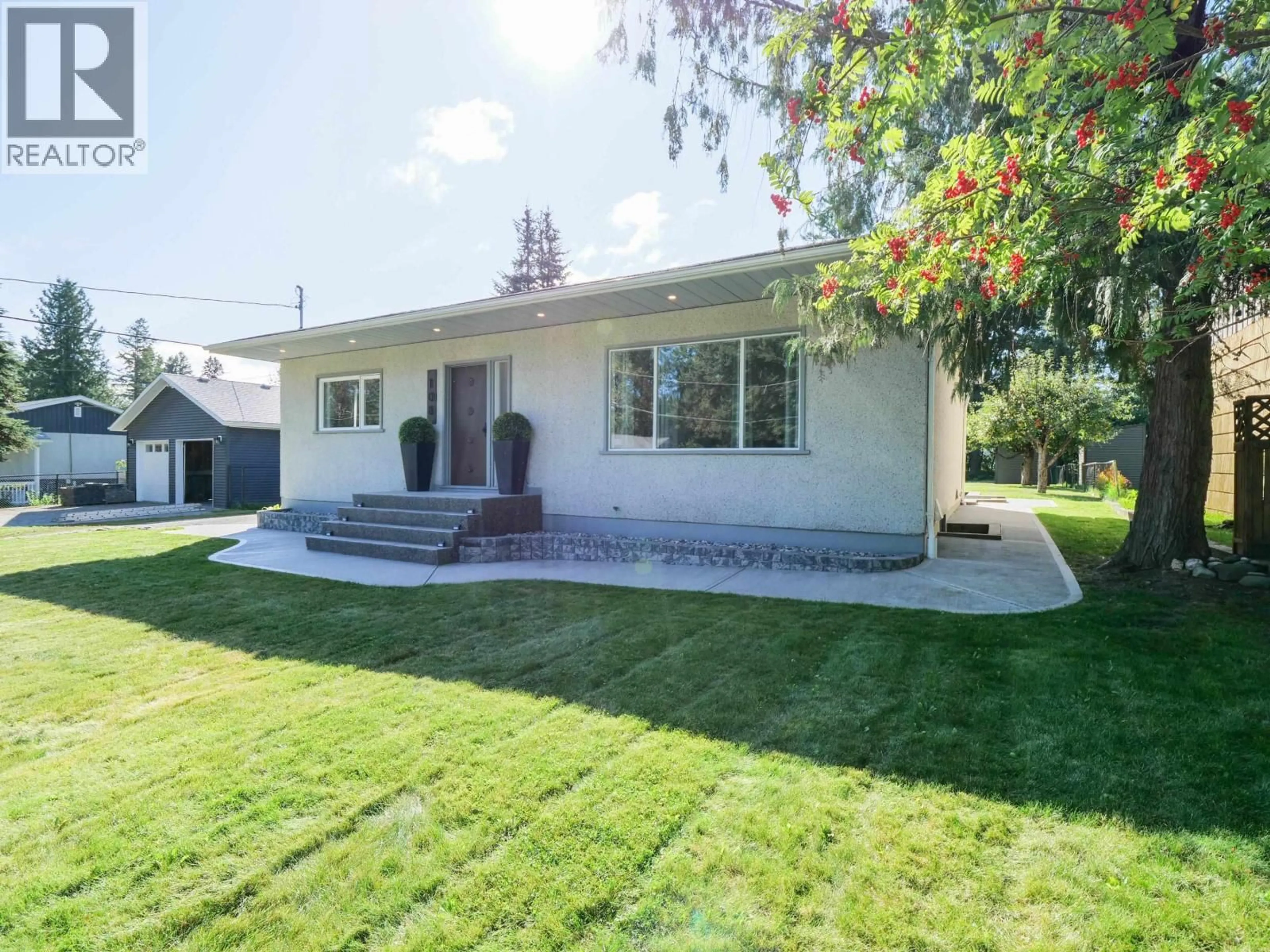 Home with vinyl exterior material, street for 108 GORDON AVENUE, Quesnel British Columbia V2J2J3