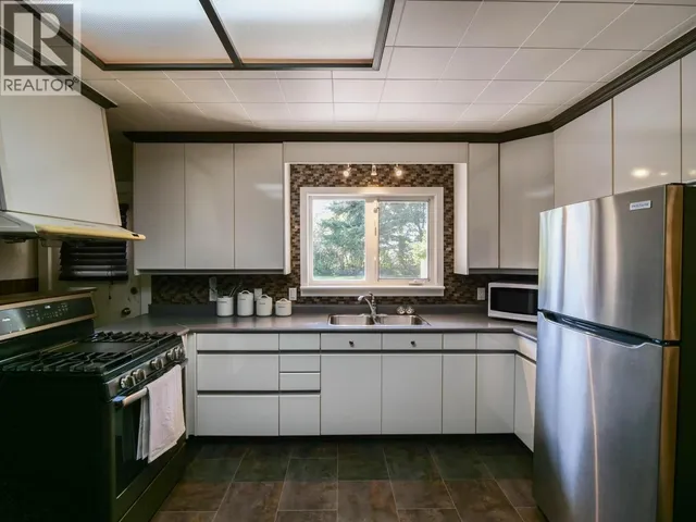 108 GORDON AVENUE, Quesnel 4