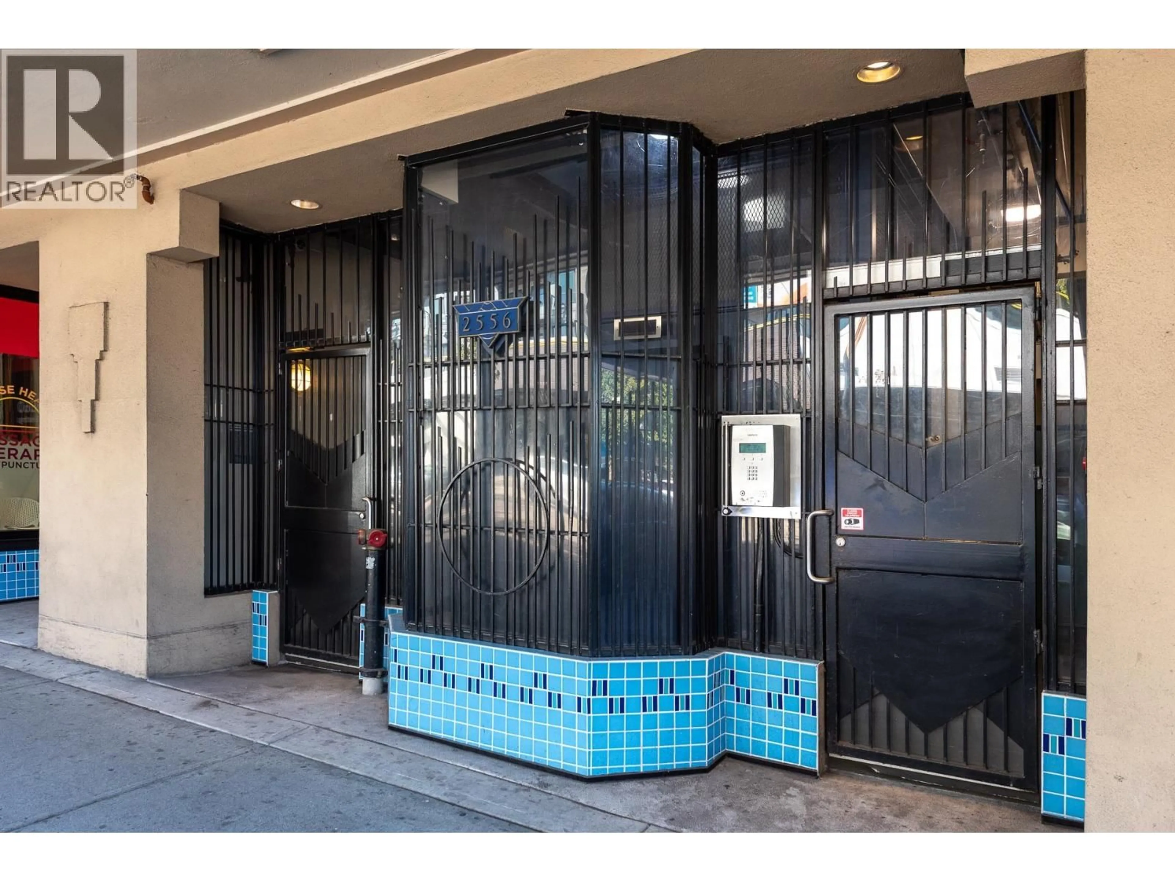 Indoor foyer for L2 - 2556 HASTINGS STREET, Vancouver British Columbia V5K1Z3