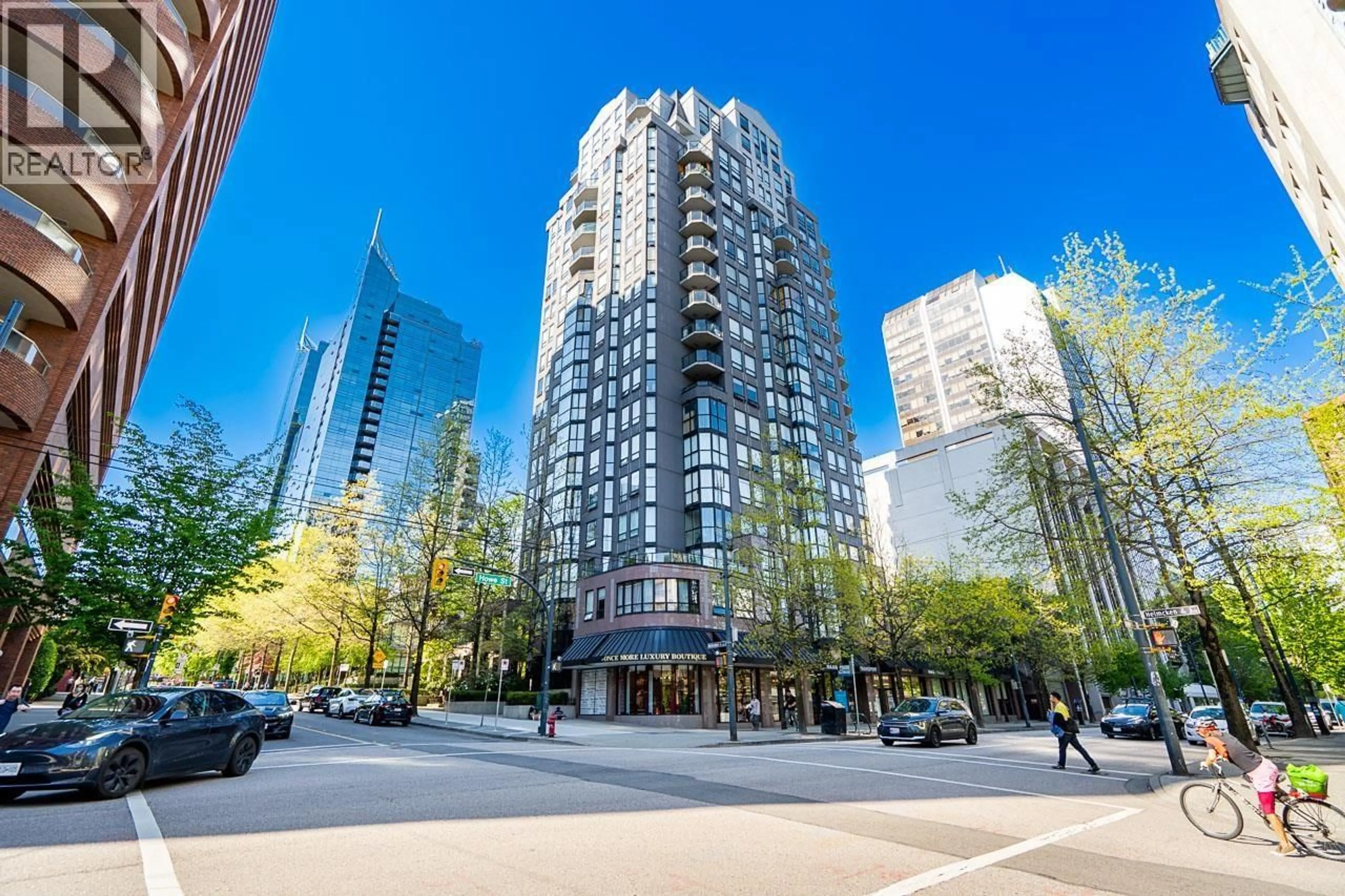 Patio, city buildings view from balcony for 907 - 811 HELMCKEN STREET, Vancouver British Columbia V6Z1B1