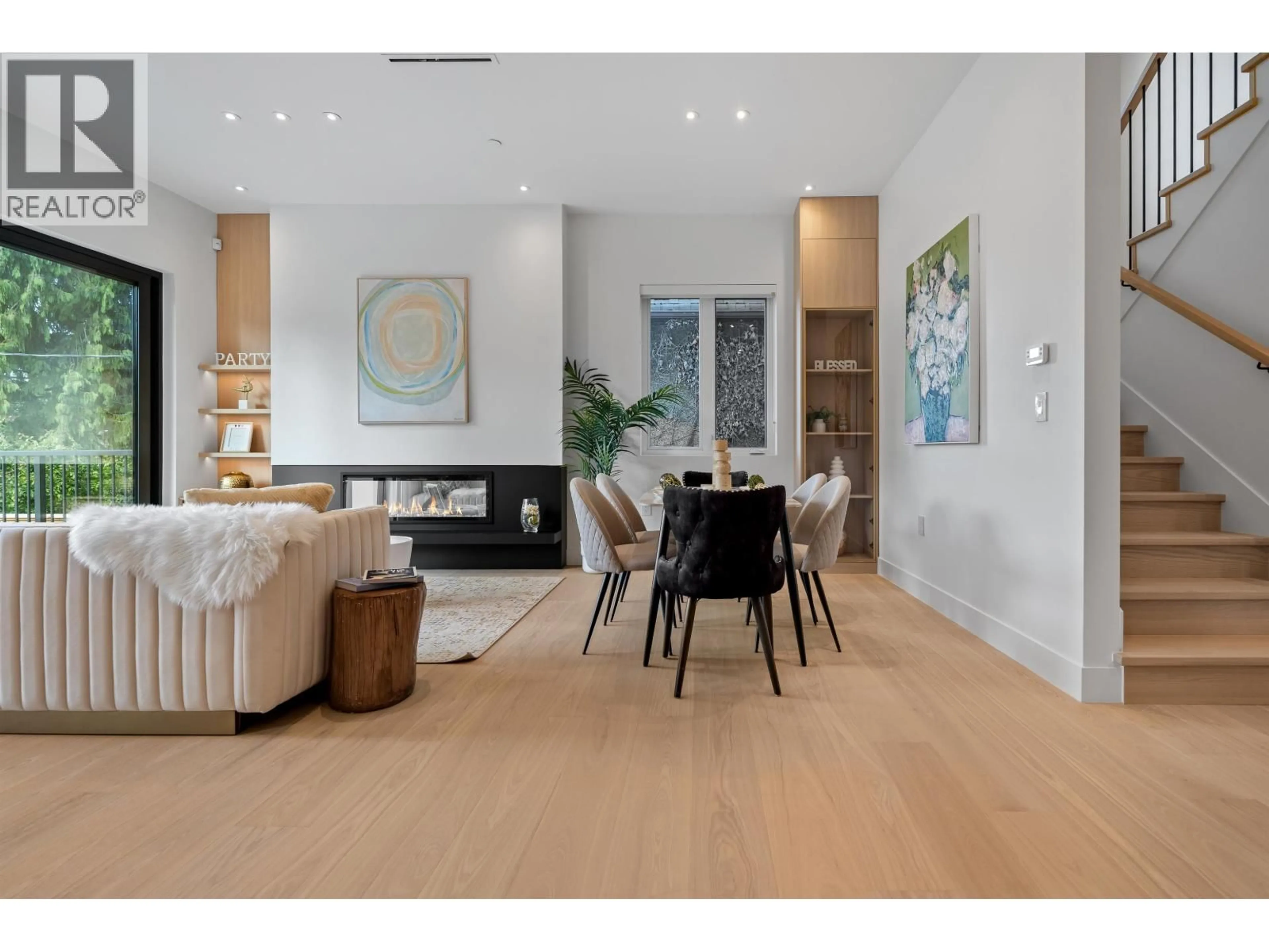 Unknown for 2 - 3813 16TH AVENUE, Vancouver British Columbia V6R3C3