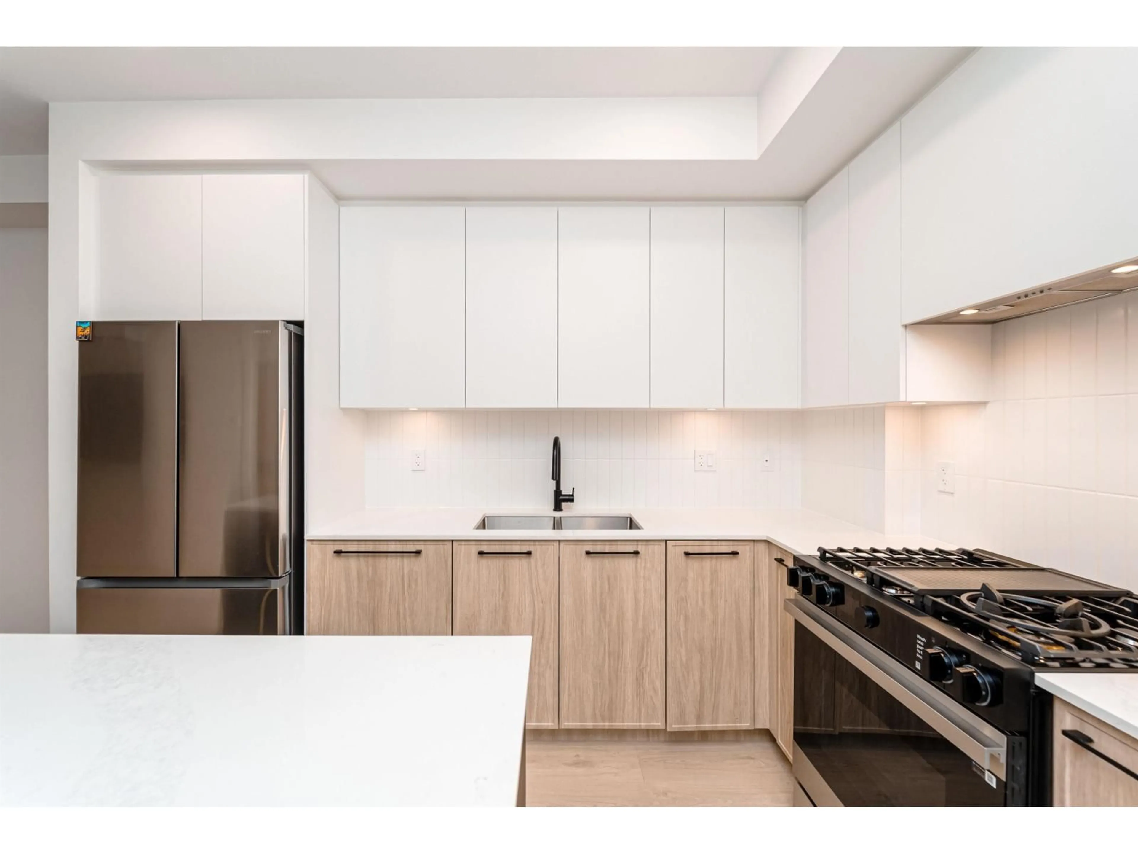 Standard kitchen, unknown for 519 - 19885 76 AVENUE, Langley British Columbia V2Y4M5
