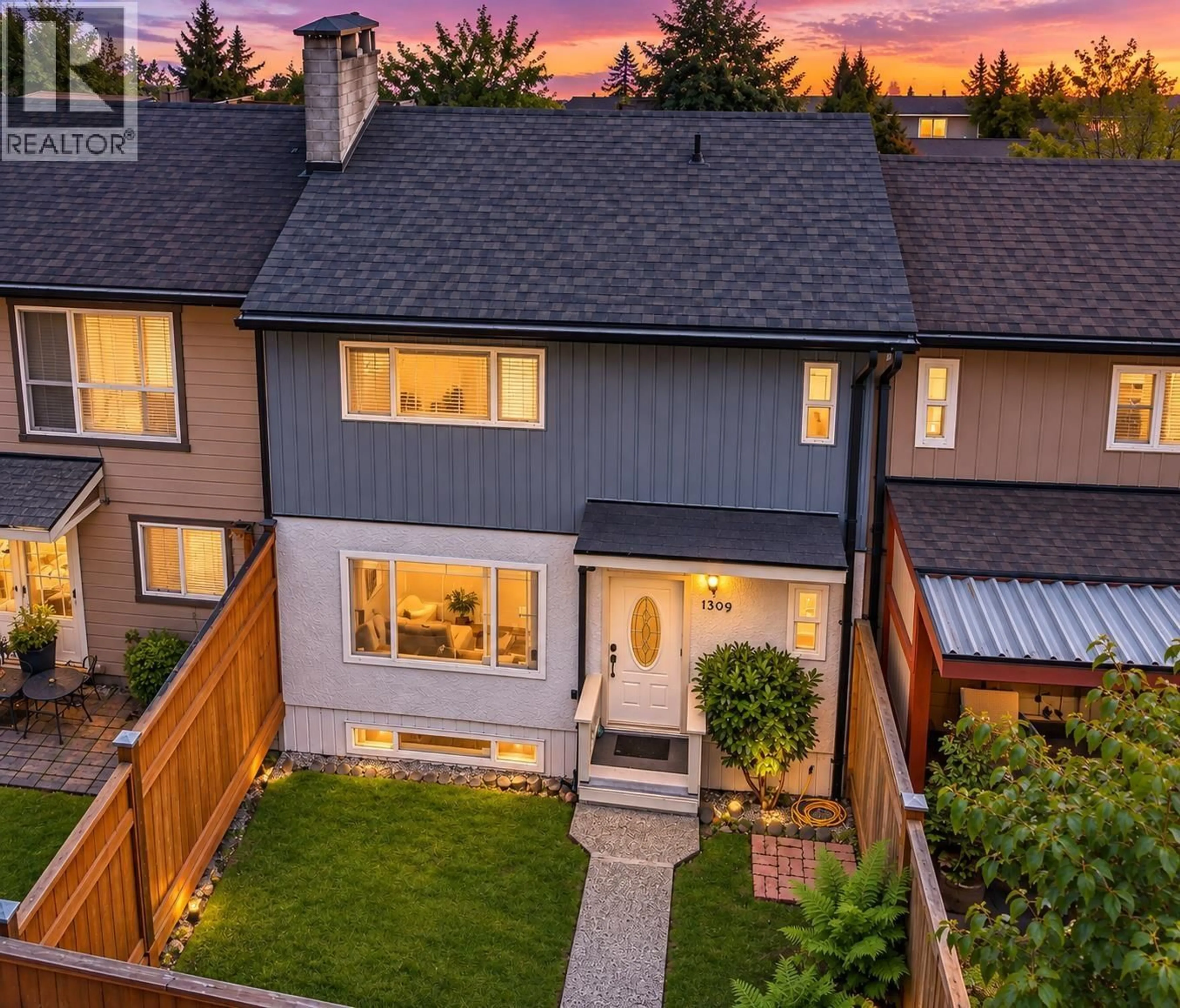A pic from outside/outdoor area/front of a property/back of a property/a pic from drone, street for 1309 UNA WAY, Port Coquitlam British Columbia V3C2V1