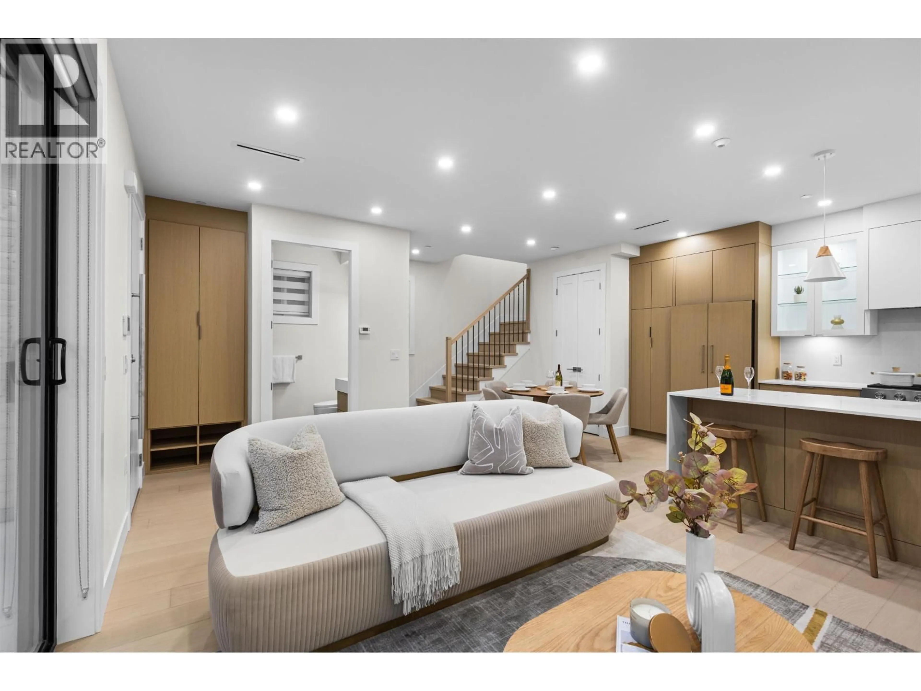Living room with furniture, unknown for 1 - 2211 MANNERING AVENUE, Vancouver British Columbia V5N3C5