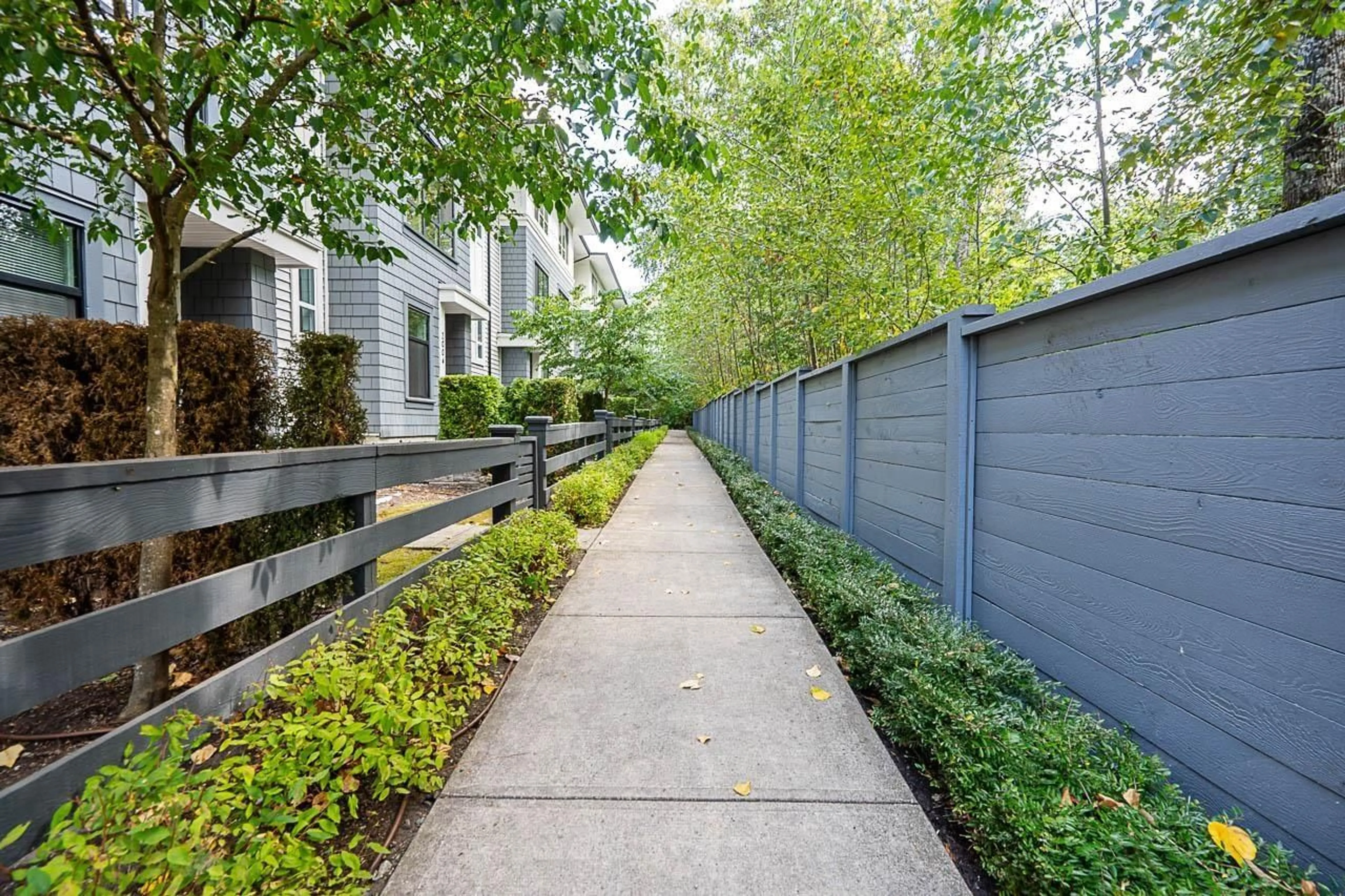 Patio, street for 2004 - 18505 LAURENSEN PLACE, Surrey British Columbia V4N6R7