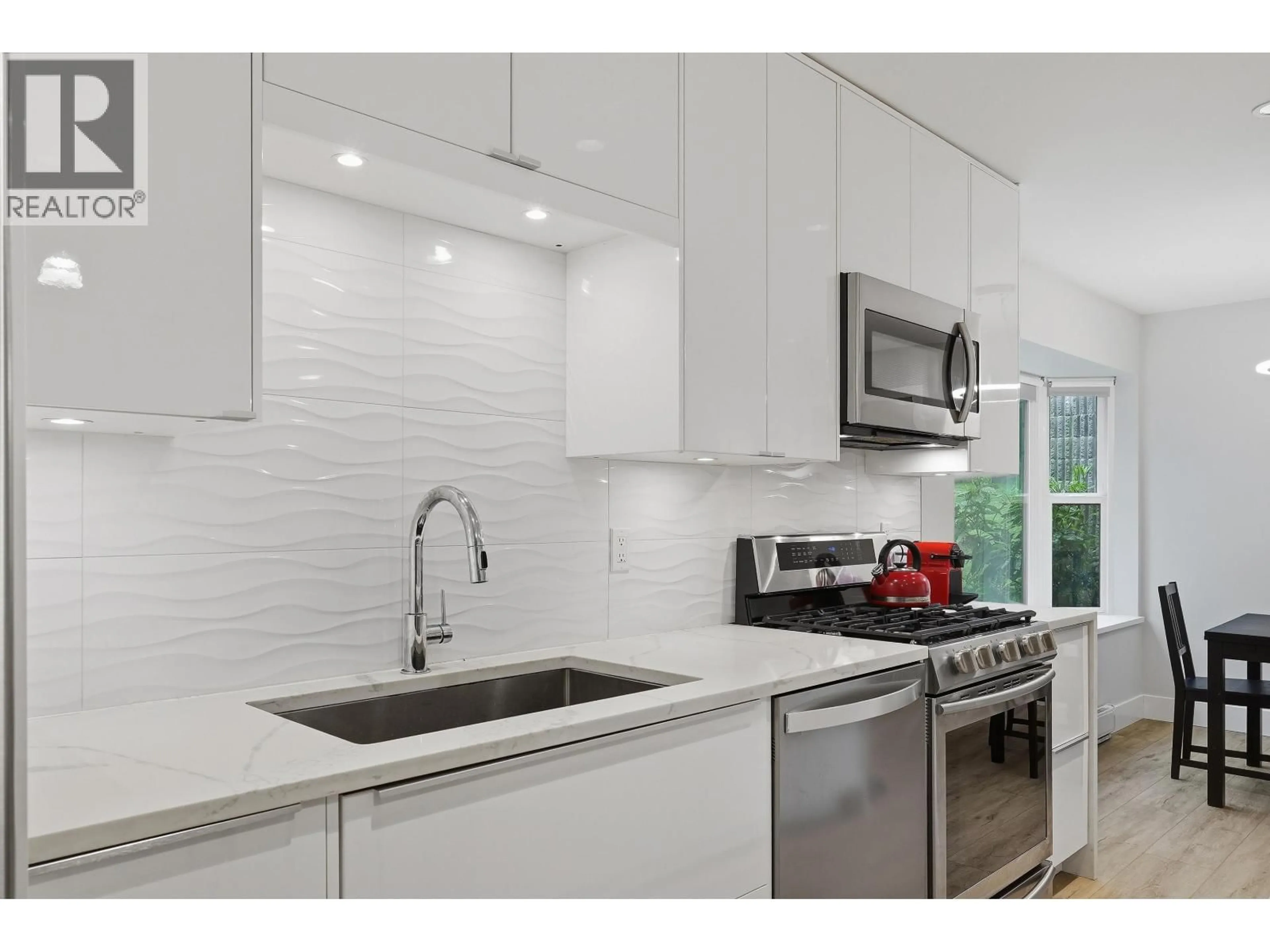 Unknown for 4212 GARDEN GROVE DRIVE, Burnaby British Columbia V5G4G6