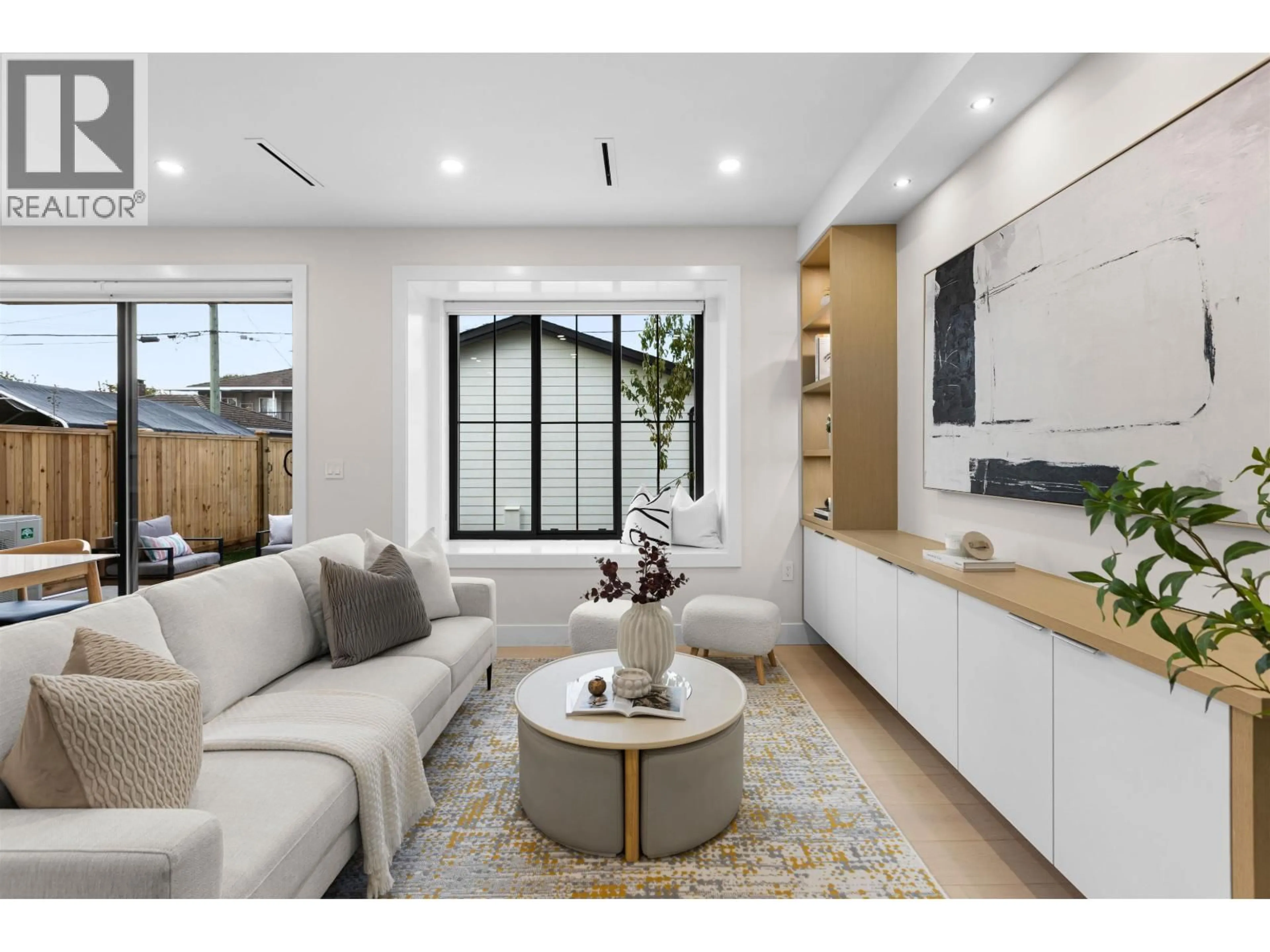 Living room with furniture, unknown for 2 - 2211 MANNERING AVENUE, Vancouver British Columbia V5N3C5