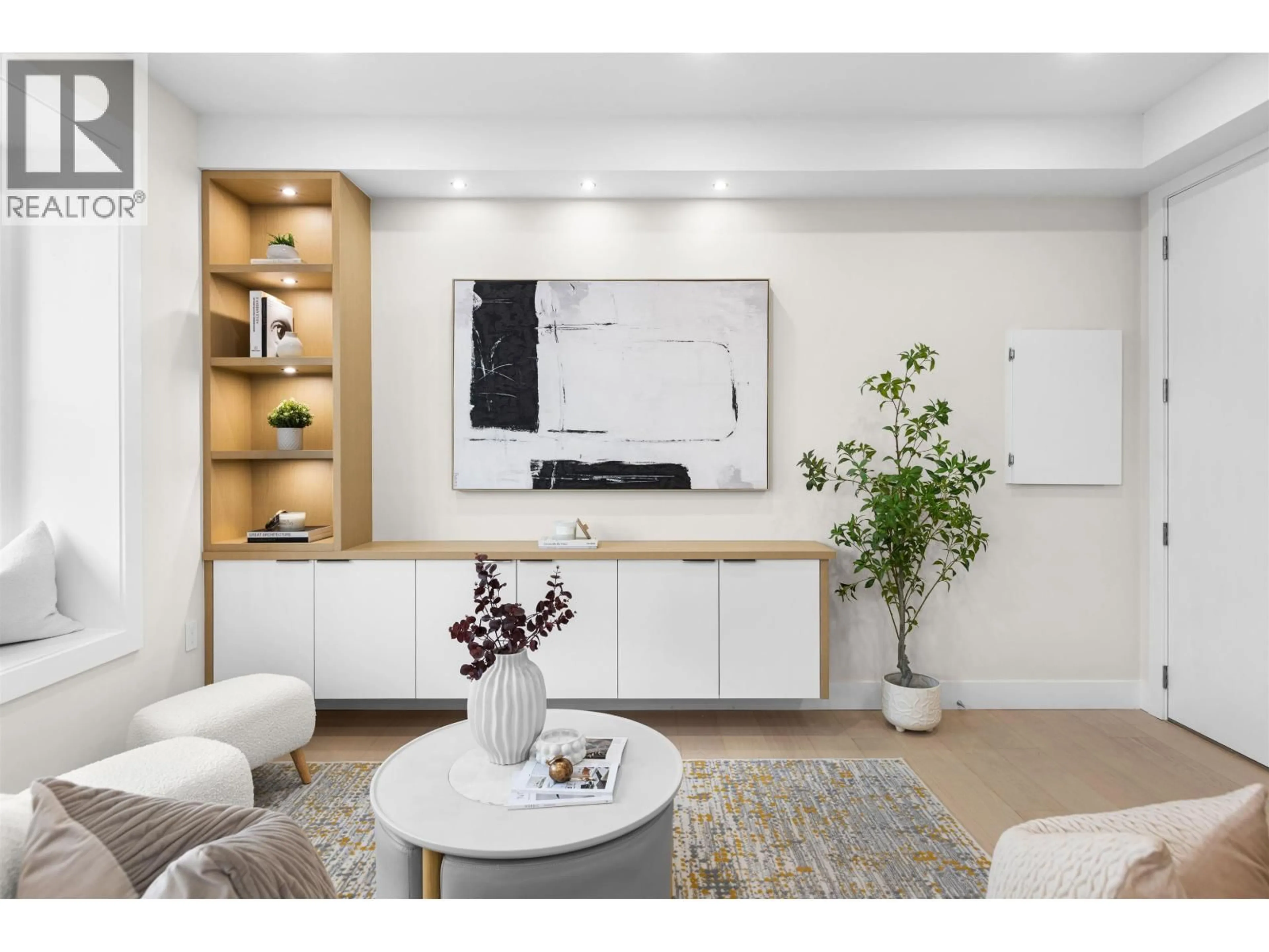 Living room with furniture, wood/laminate floor for 2 - 2211 MANNERING AVENUE, Vancouver British Columbia V5N3C5