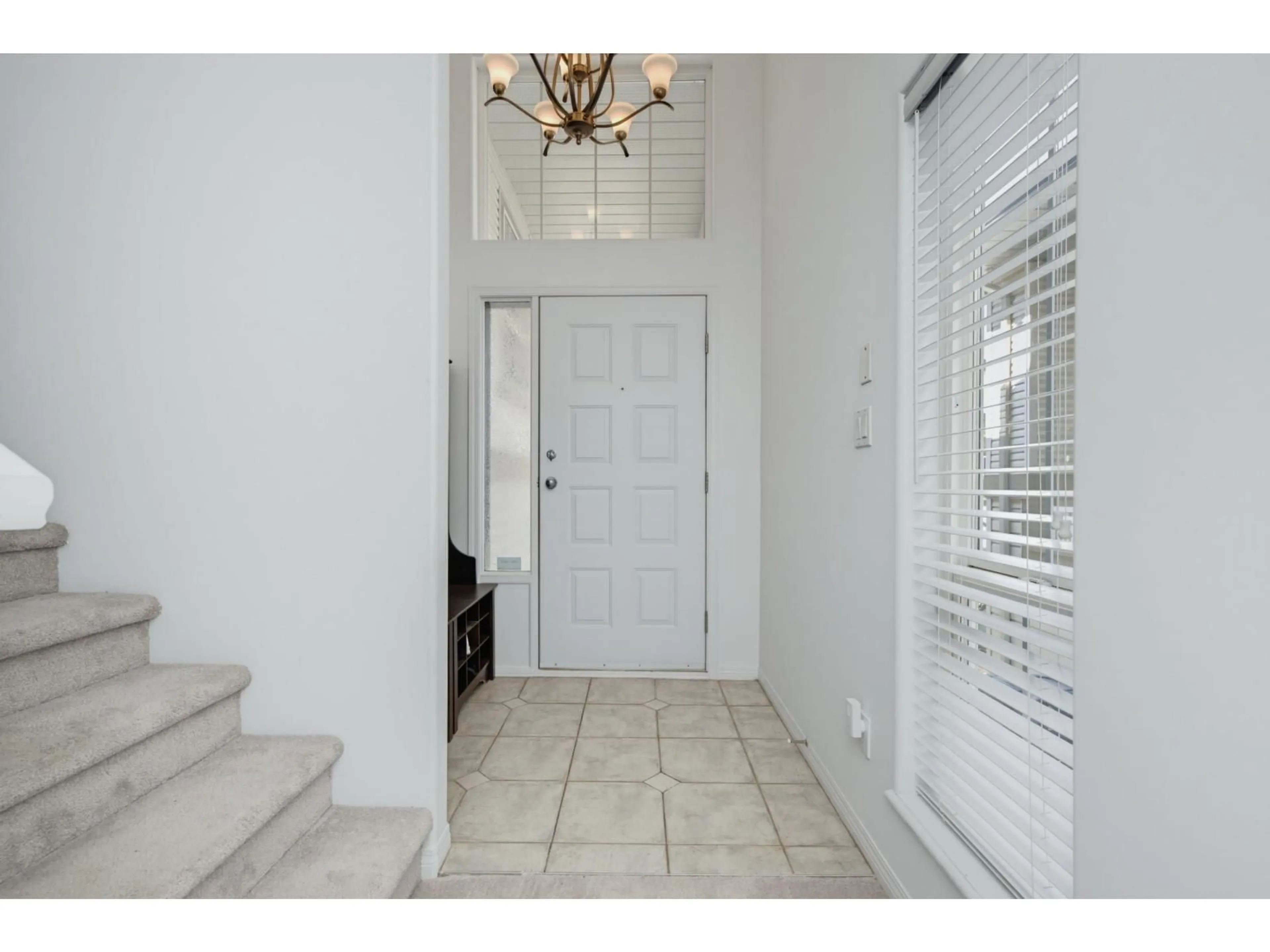 Indoor entryway for 18636 65 AVENUE, Surrey British Columbia V3S8Z9
