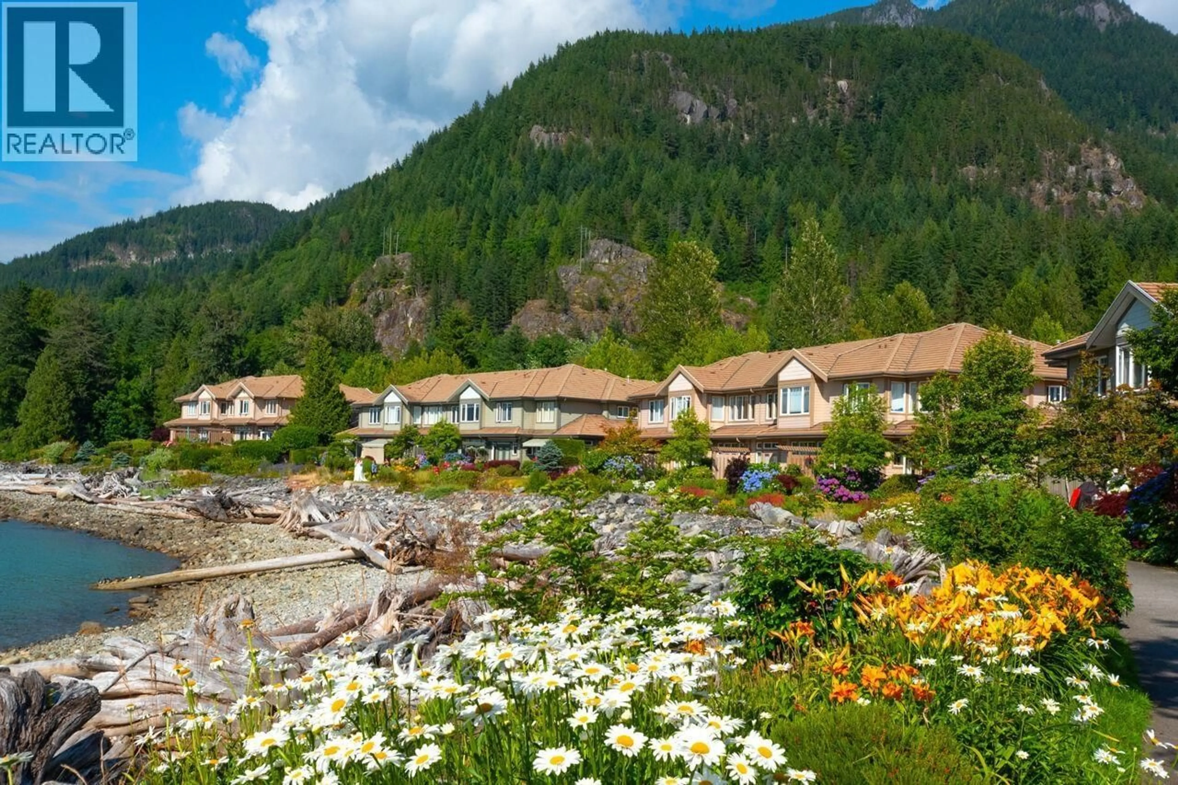 Patio, mountain view for 52 BEACH DRIVE, West Vancouver British Columbia V0N3Z1