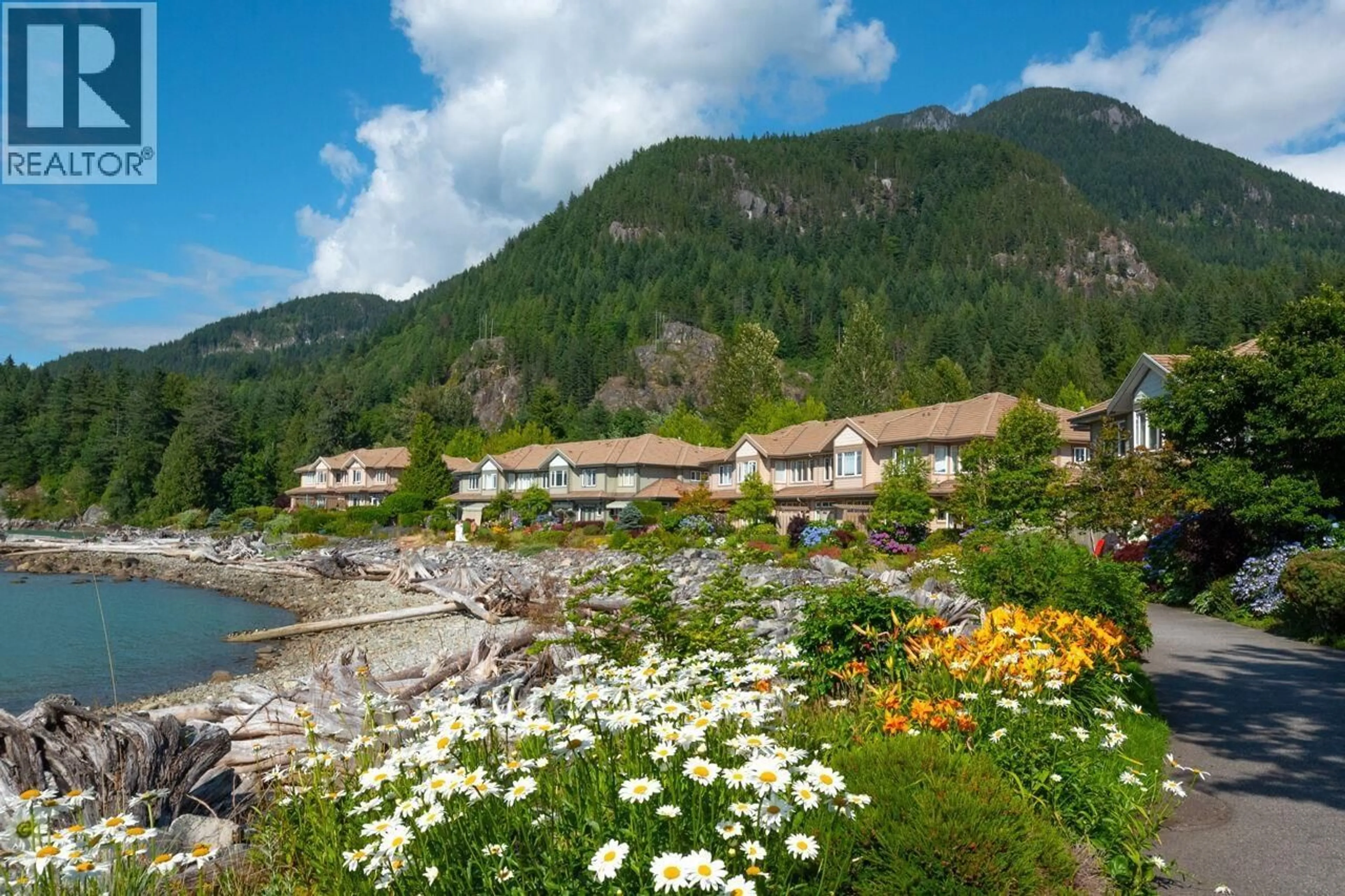 Patio, water/lake/river/ocean view for 52 BEACH DRIVE, West Vancouver British Columbia V0N3Z1