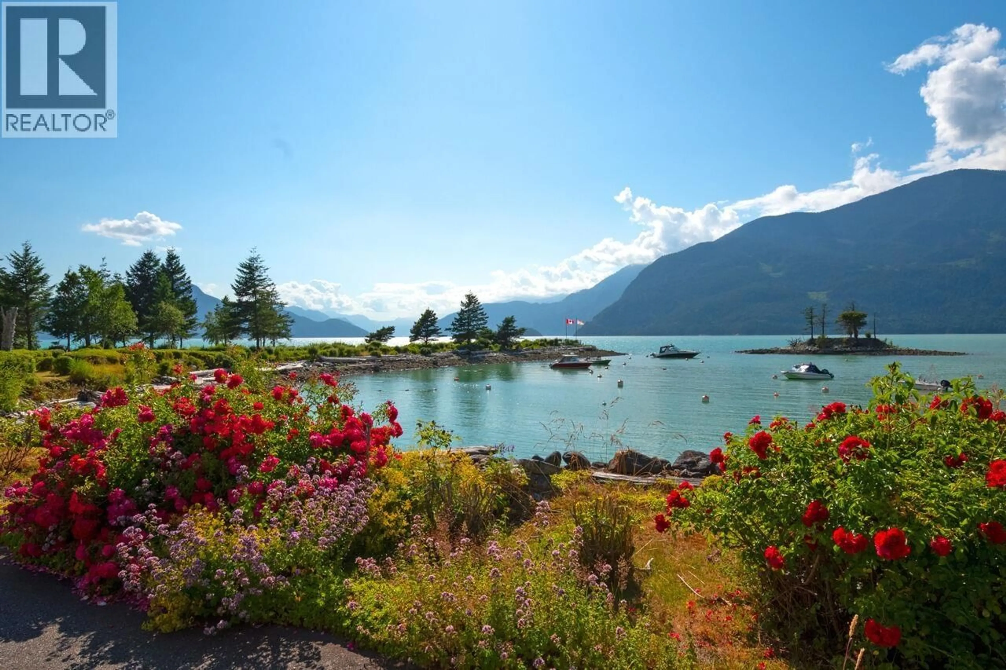 Patio, water/lake/river/ocean view for 52 BEACH DRIVE, West Vancouver British Columbia V0N3Z1