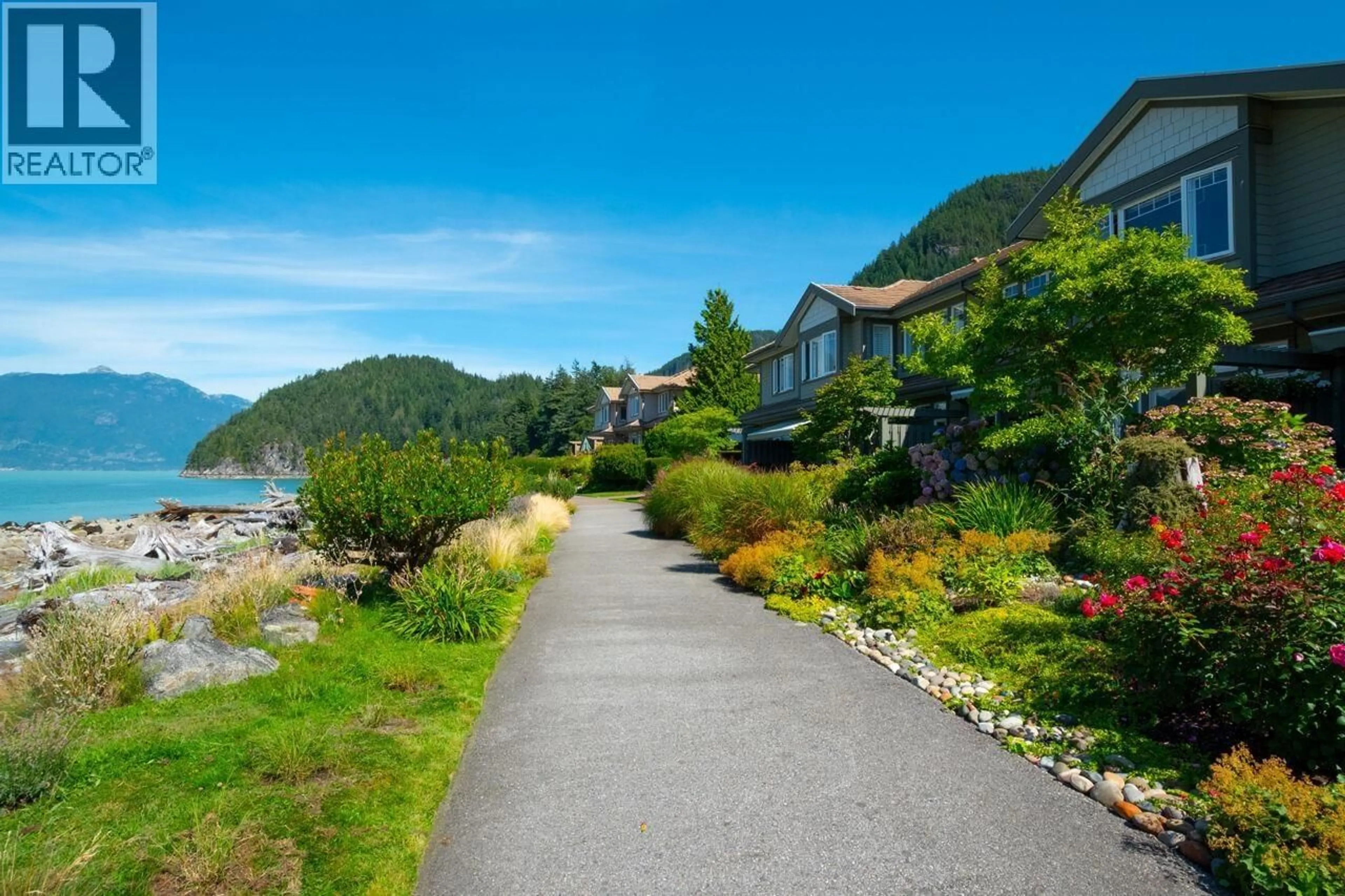 Patio, water/lake/river/ocean view for 52 BEACH DRIVE, West Vancouver British Columbia V0N3Z1