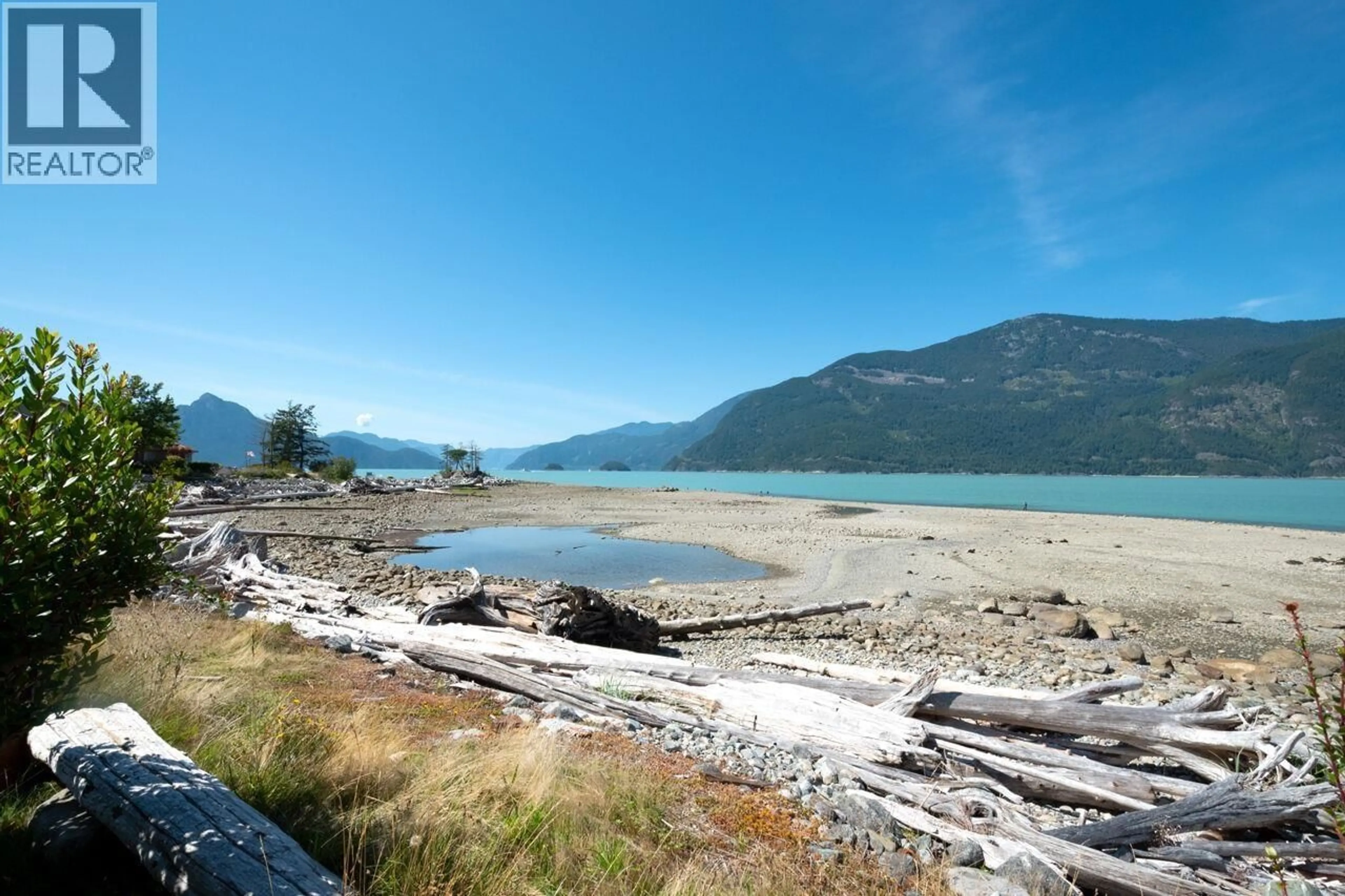 Blurry image for 52 BEACH DRIVE, West Vancouver British Columbia V0N3Z1