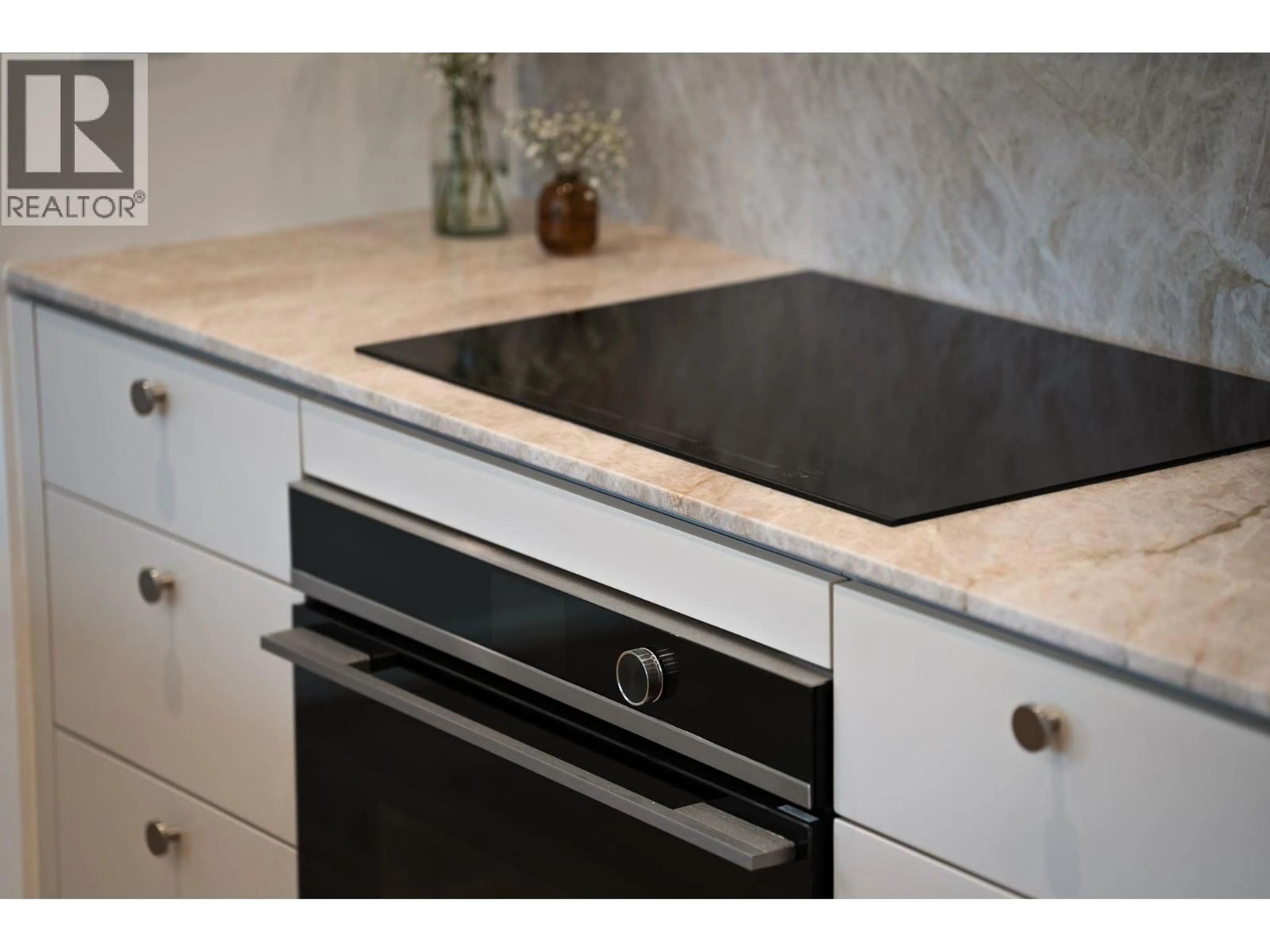 Standard kitchen, unknown for 166 38TH AVENUE, Vancouver British Columbia V5W1H1