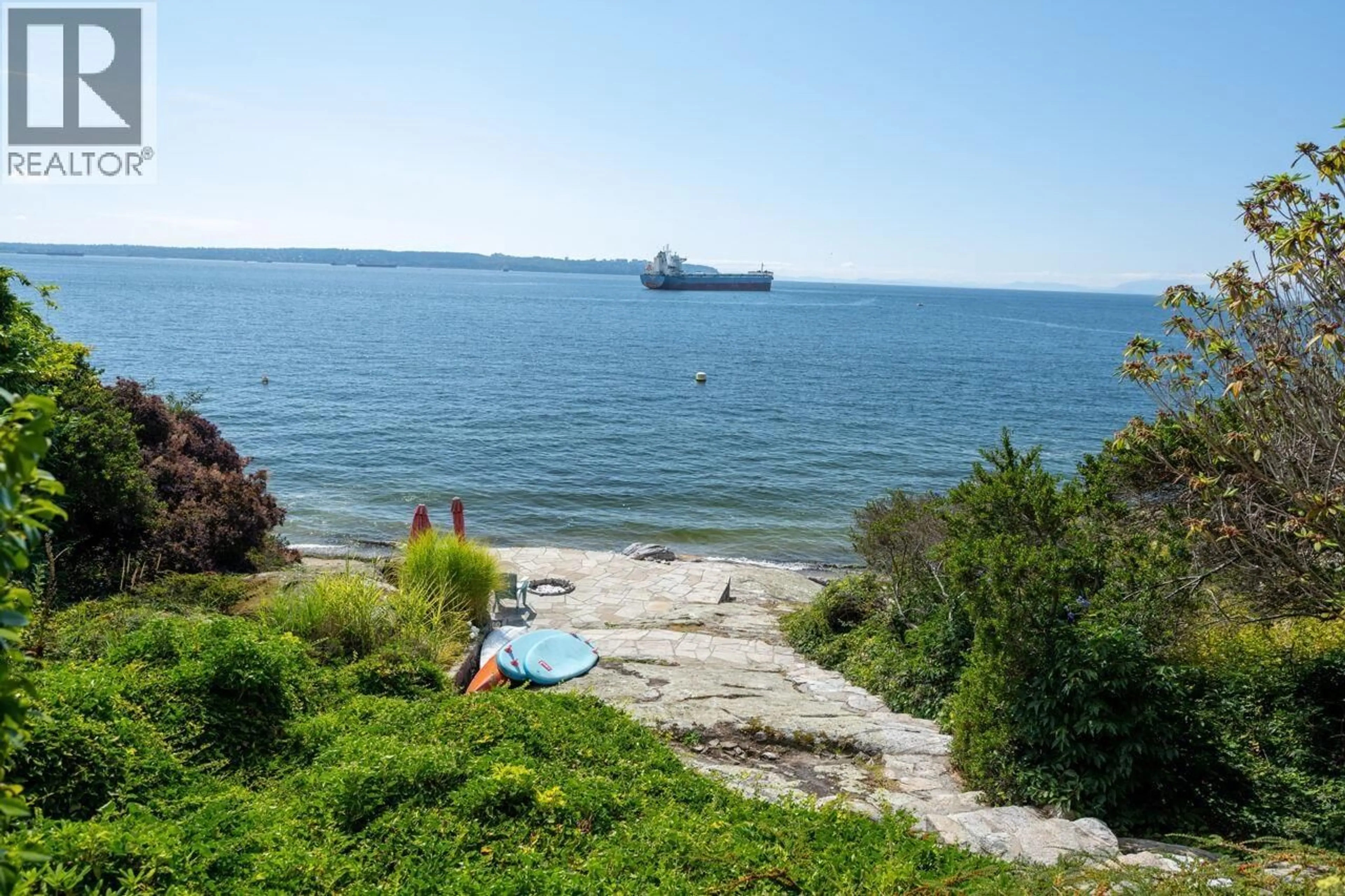 Blurry image for 4052 MARINE DRIVE, West Vancouver British Columbia V7V1N6