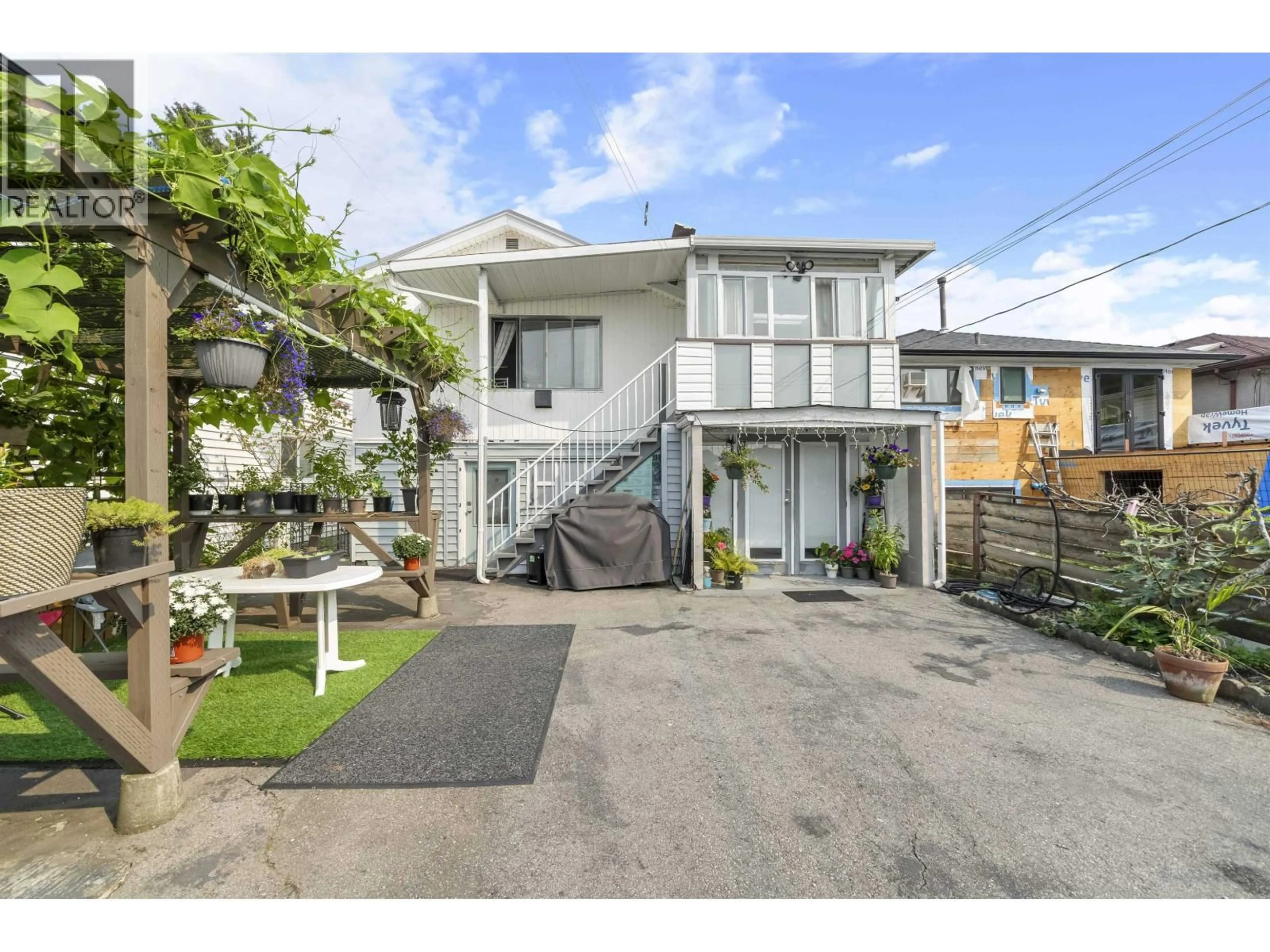 A pic from outside/outdoor area/front of a property/back of a property/a pic from drone, street for 6777 KERR STREET, Vancouver British Columbia V5S3C7