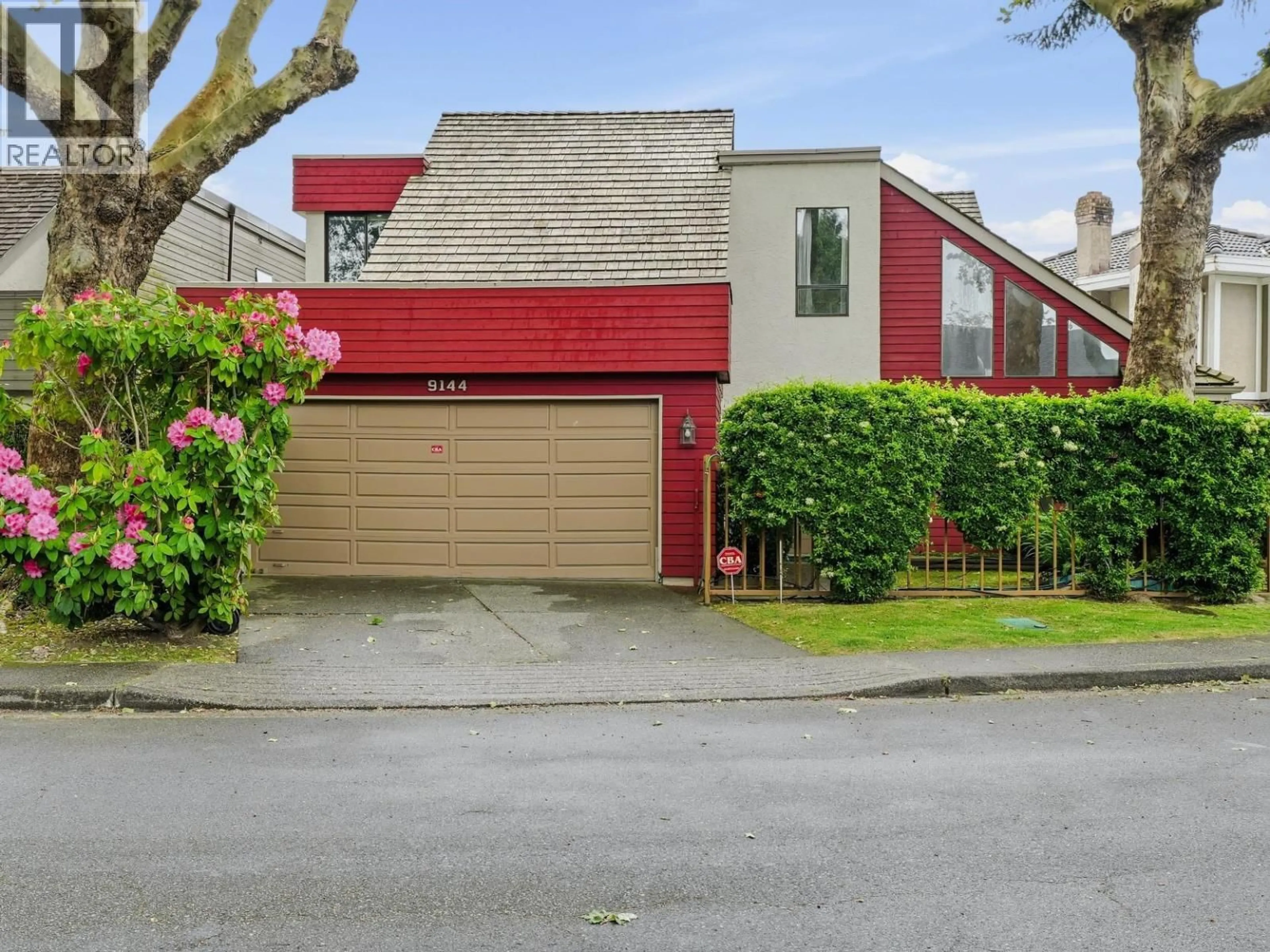 A pic from outside/outdoor area/front of a property/back of a property/a pic from drone, street for 9144 EVANCIO CRESCENT, Richmond British Columbia V7E5L2