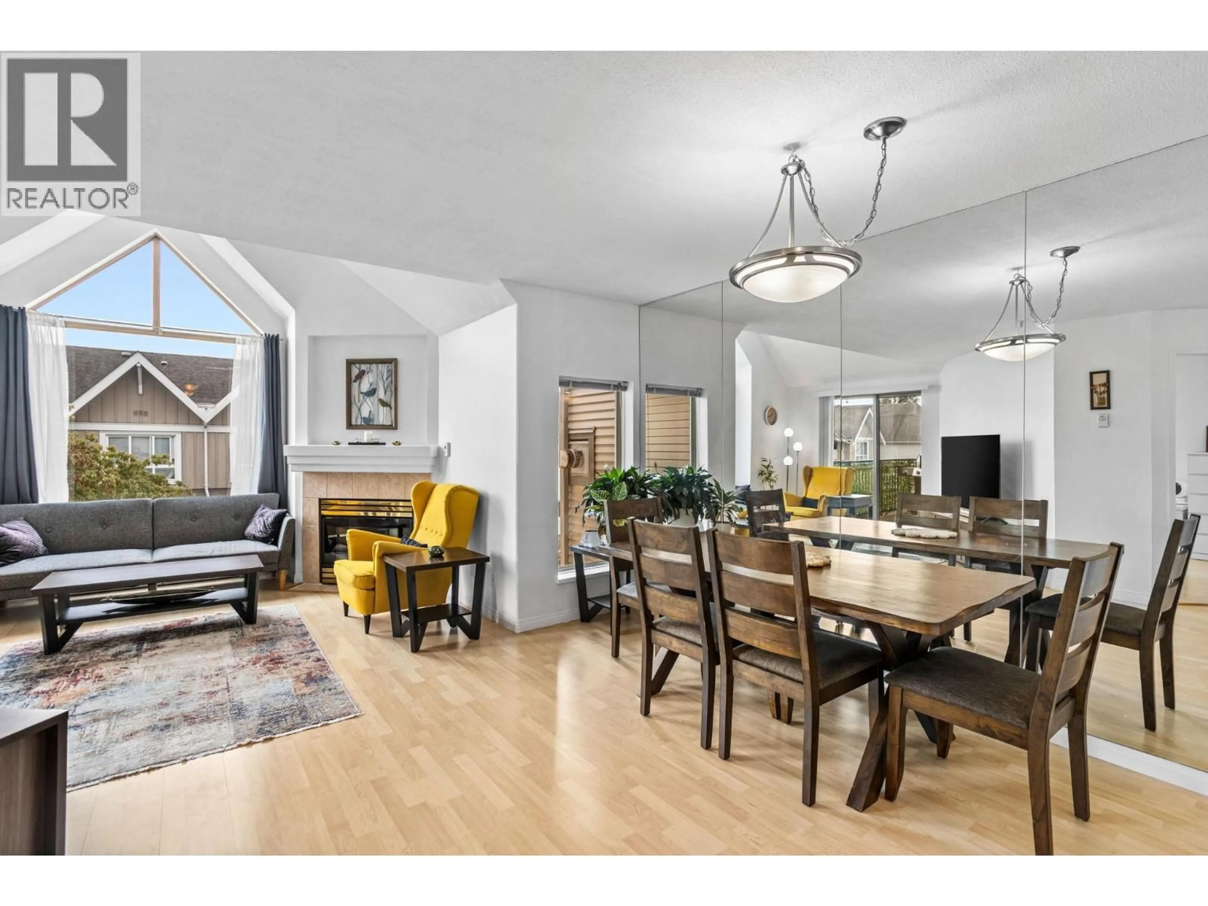 Open concept kitchen, wood/laminate floor for 304 - 1650 GRANT AVENUE, Port Coquitlam British Columbia V3B7V2