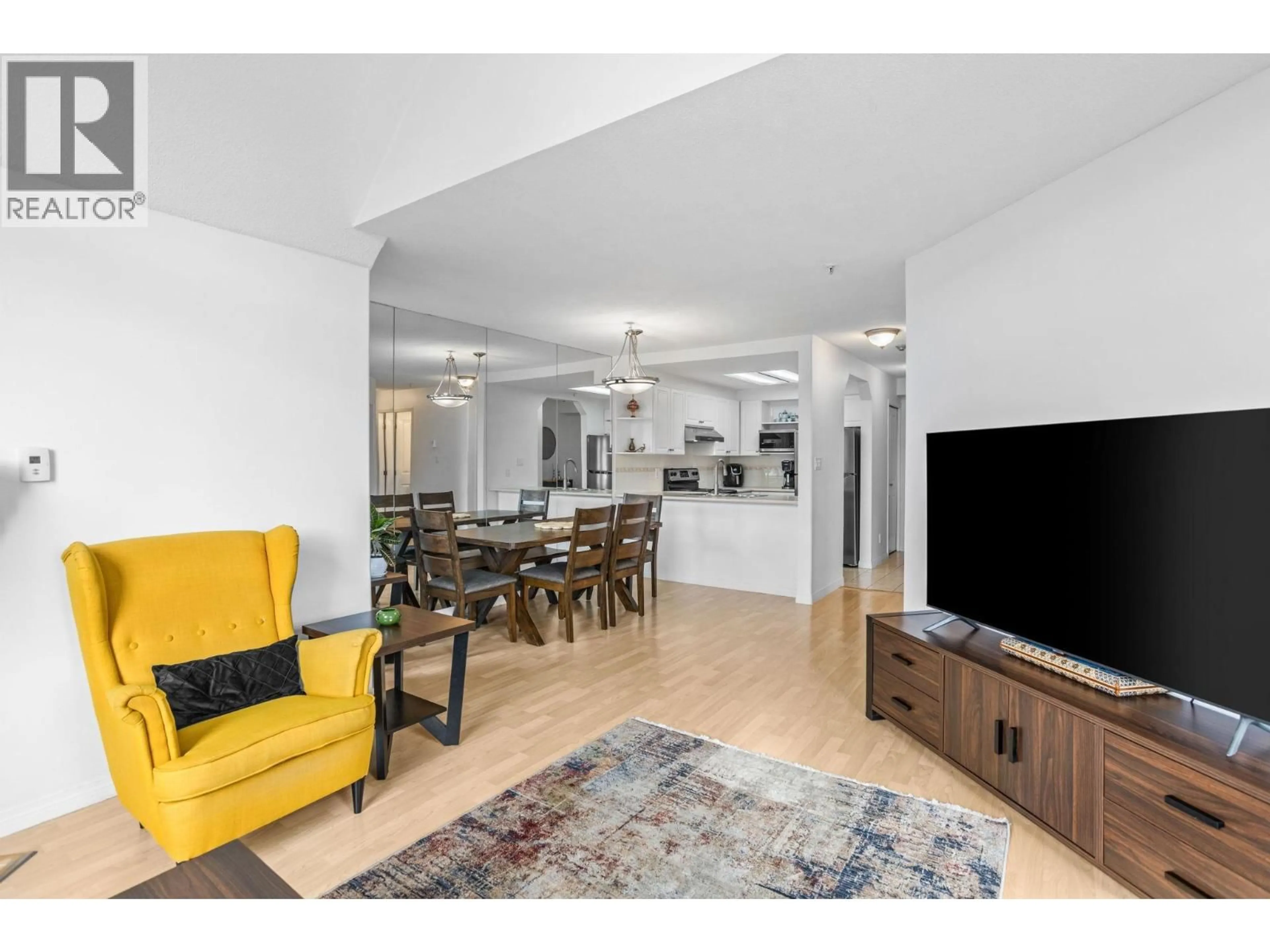 Living room with furniture, unknown for 304 - 1650 GRANT AVENUE, Port Coquitlam British Columbia V3B7V2