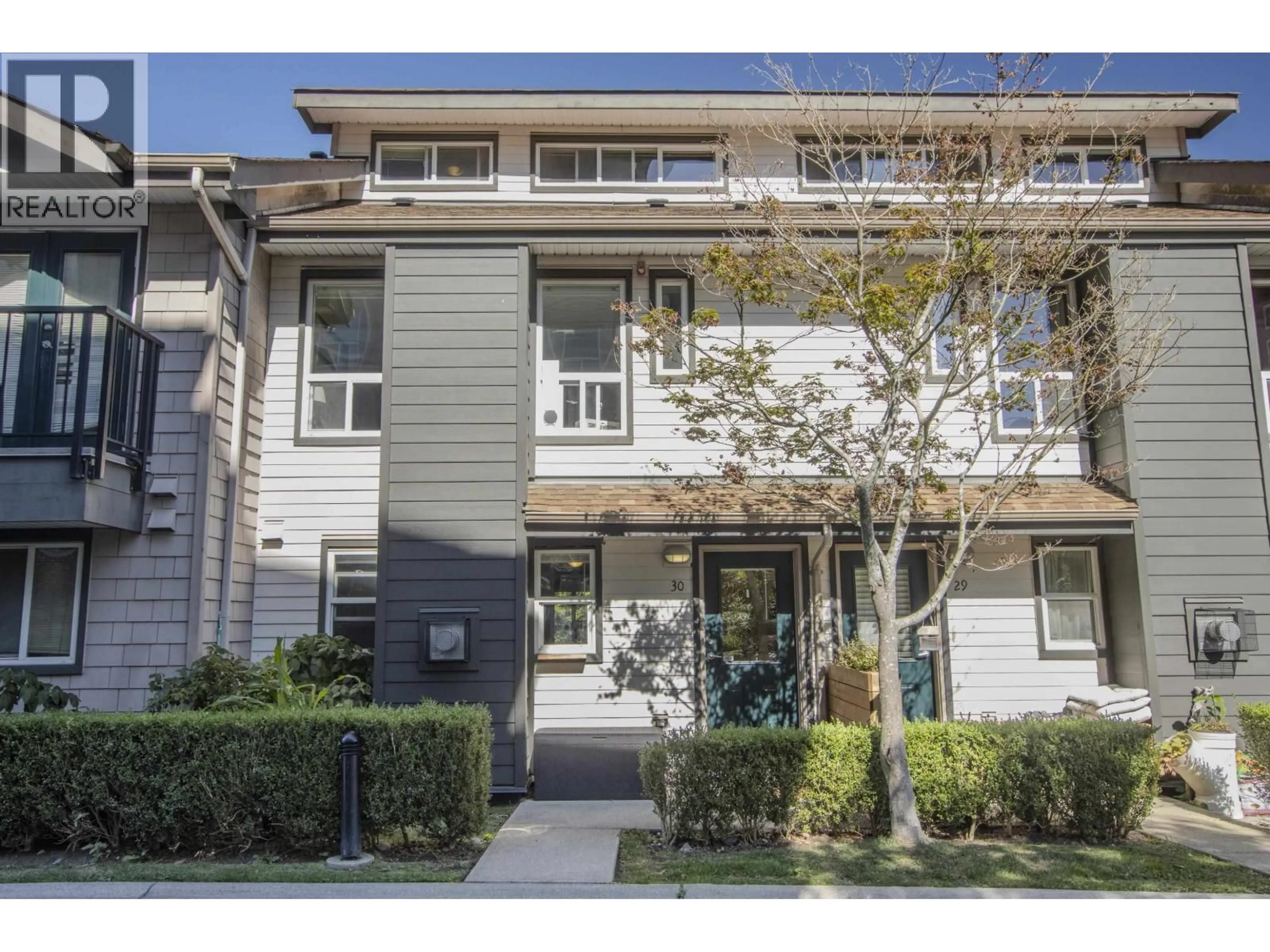 Home with vinyl exterior material, street for 30 - 1204 MAIN STREET, Squamish British Columbia V8B0S3